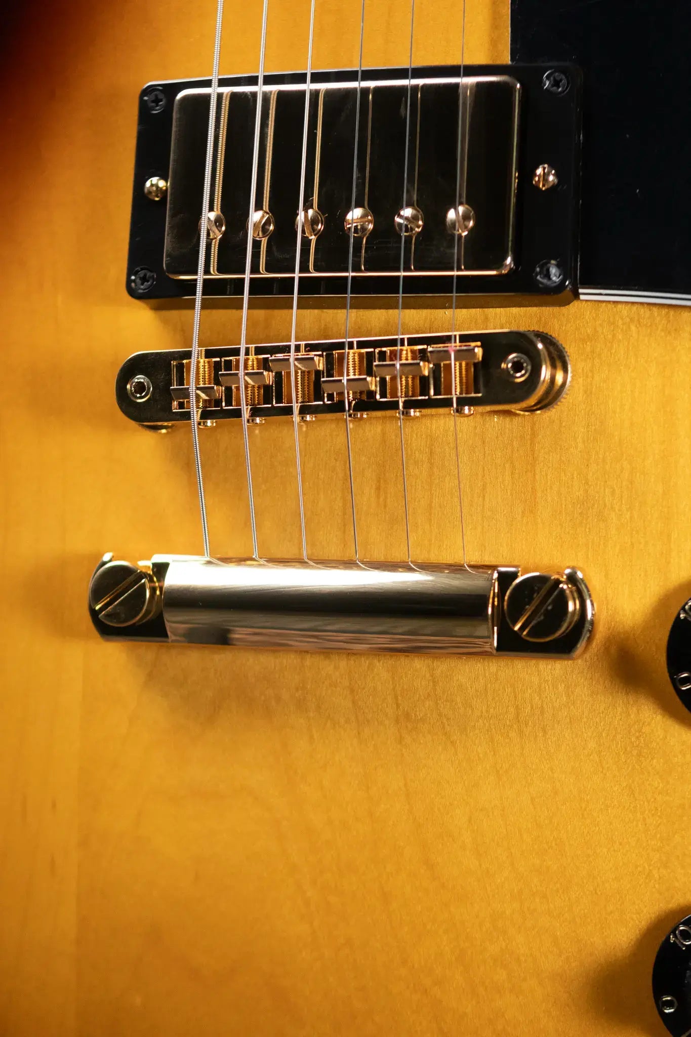 Gibson Les Paul Custom 70s Electric Guitar - Tobacco Burst with Hardshell Case