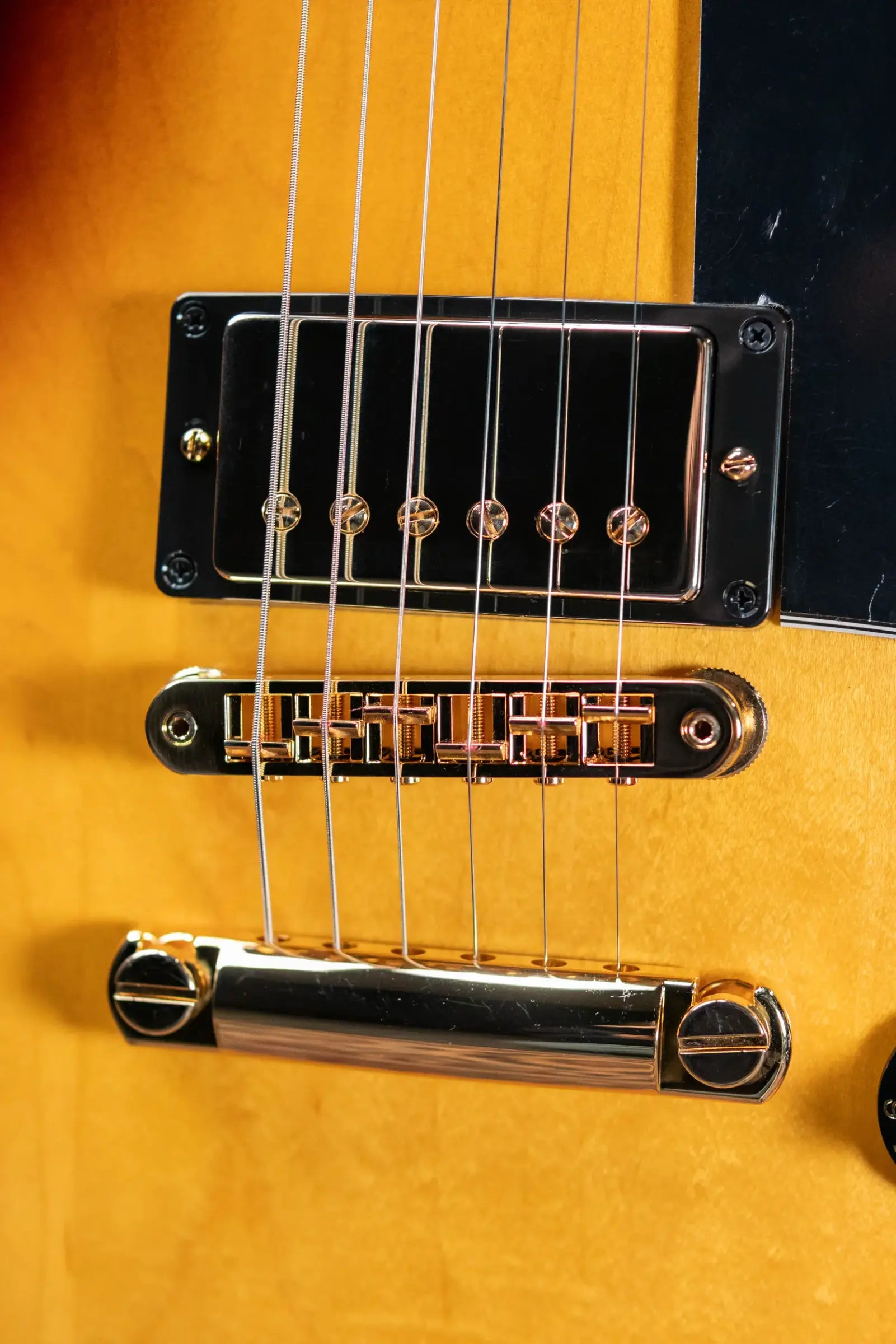 Gibson Les Paul Custom 70s Electric Guitar - Tobacco Burst with Hardshell Case