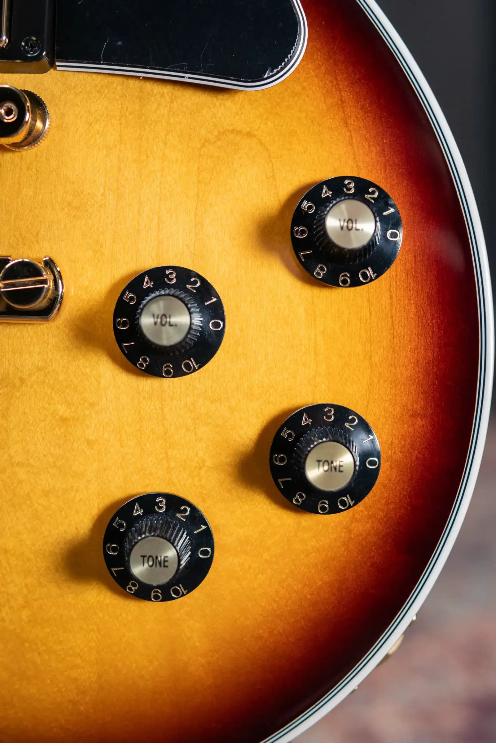 Gibson Les Paul Custom 70s Electric Guitar - Tobacco Burst with Hardshell Case