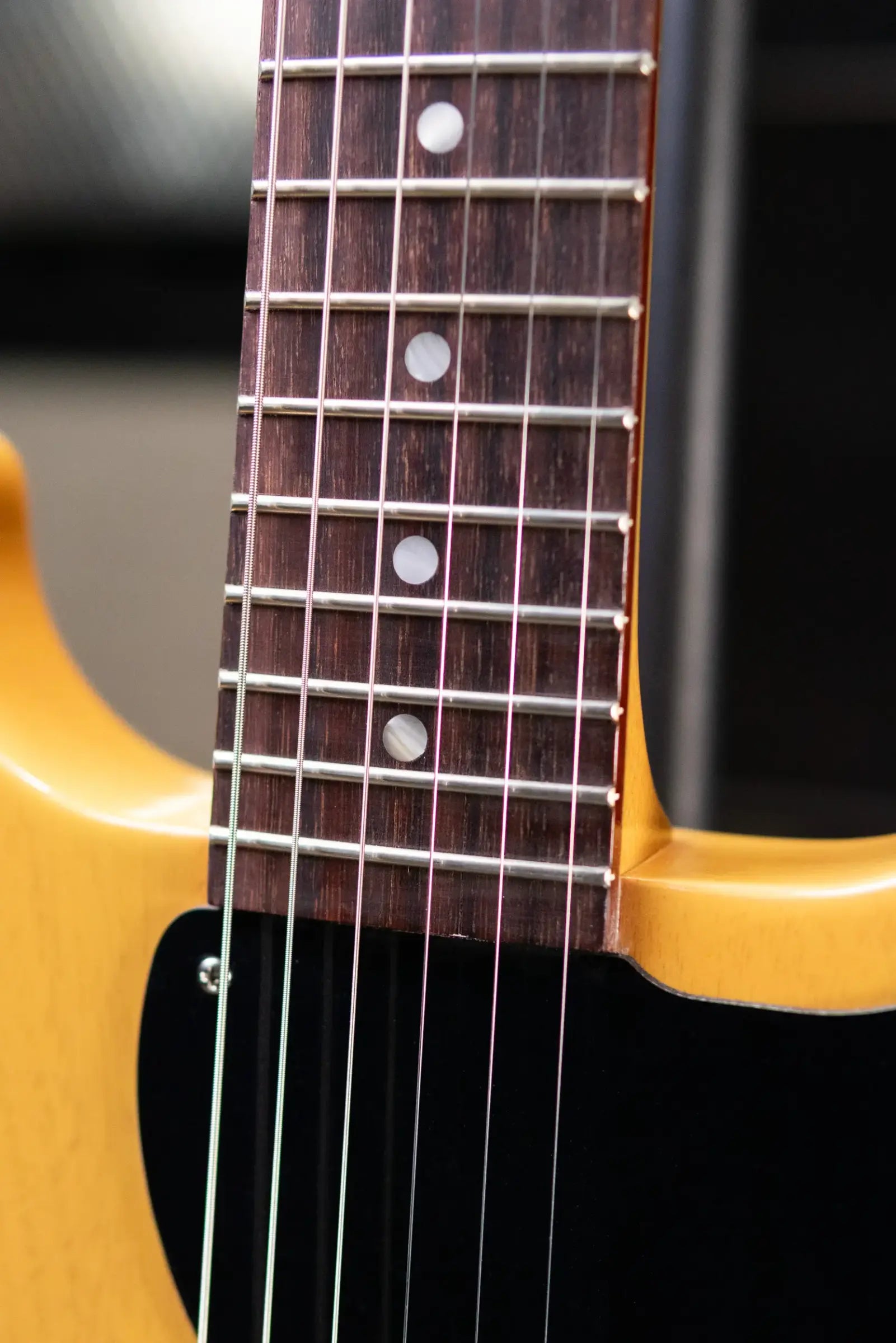 Gibson Les Paul Junior Double Cutaway Electric Guitar - TV Yellow with Hardshell Case