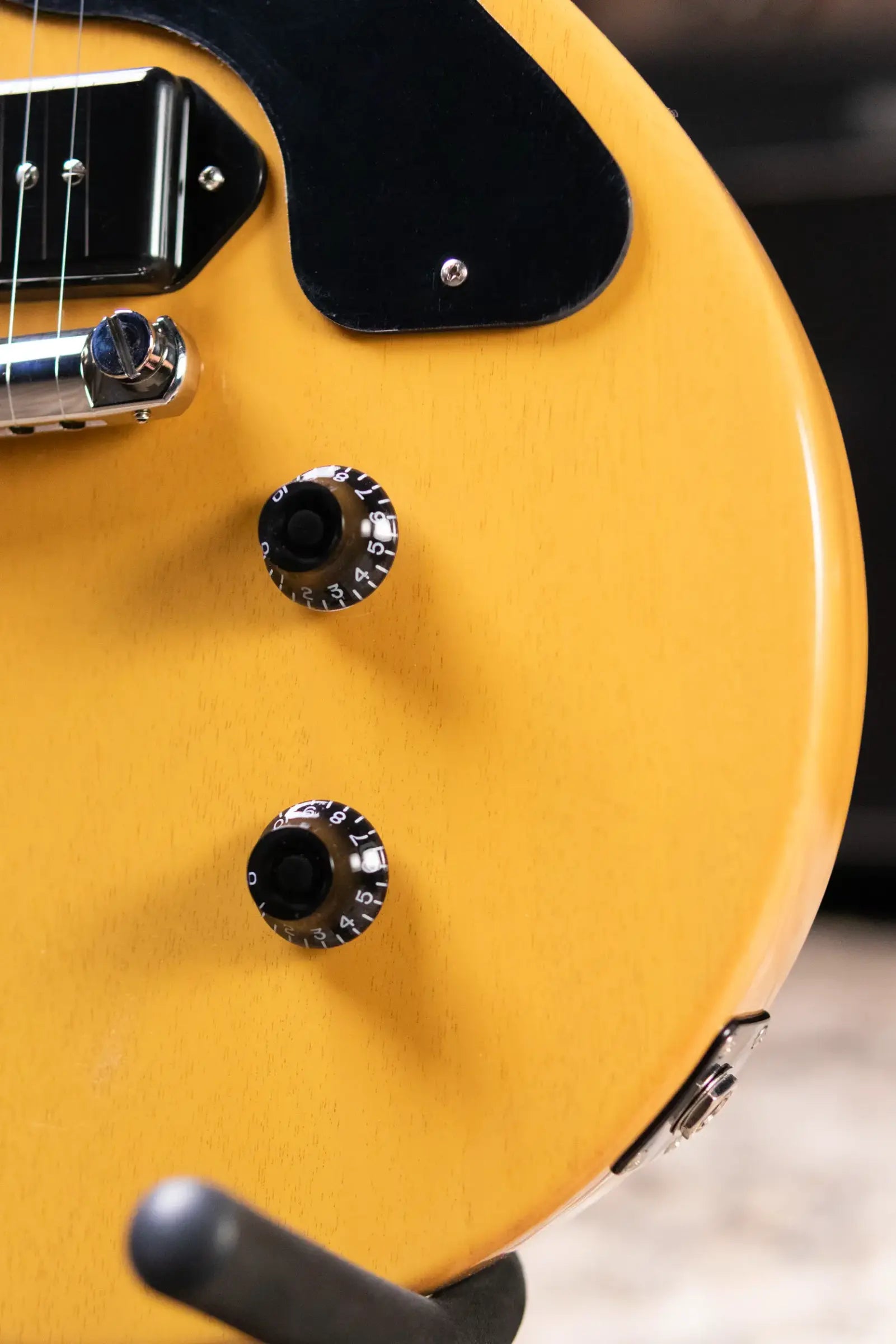 Gibson Les Paul Junior Double Cutaway Electric Guitar - TV Yellow with Hardshell Case