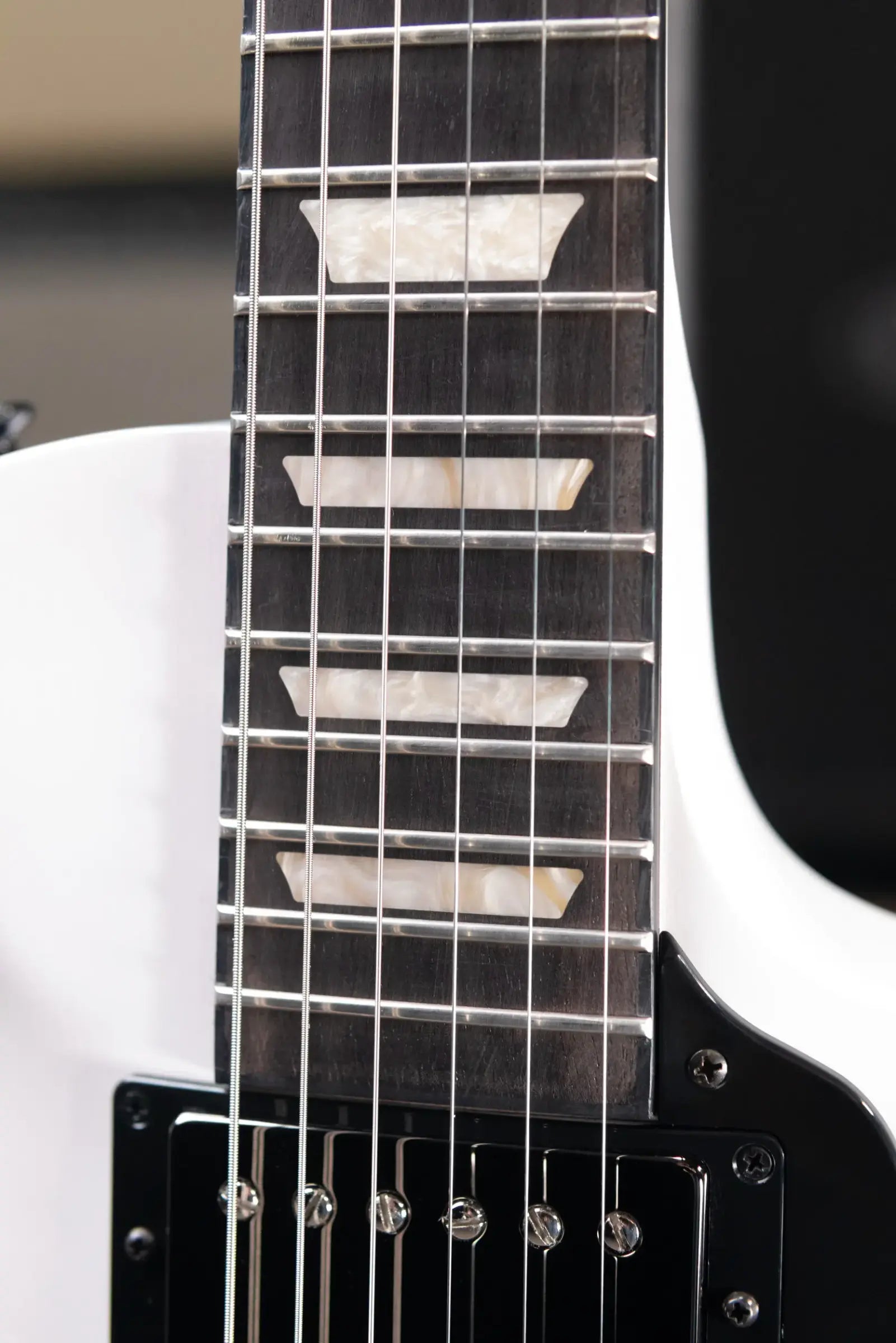 Gibson Les Paul Modern Studio Electric Guitar - Worn White with Gig Bag