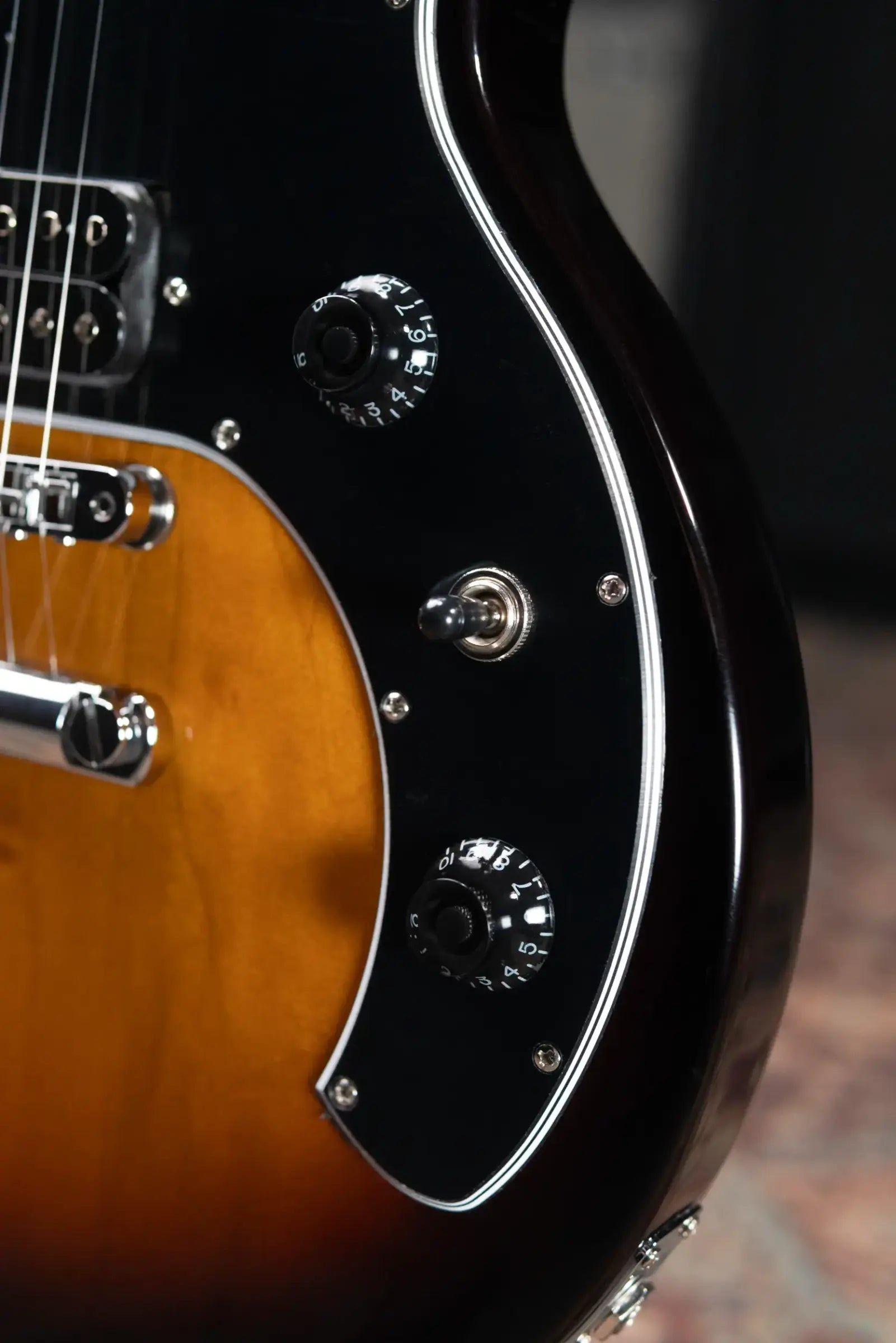 Gibson Les Paul Music City Special Electric Guitar - Tobacco Burst Dark Back with Gig Bag