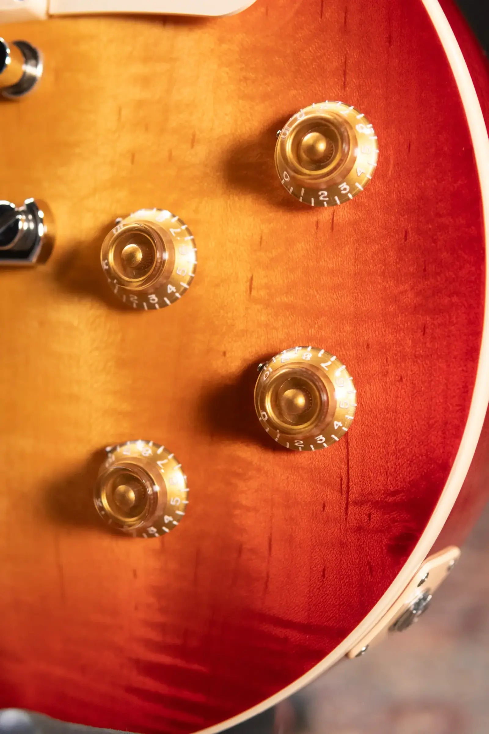 Gibson Les Paul Standard '50s Electric Guitar - Heritage Cherry Sunburst with Hardshell Case