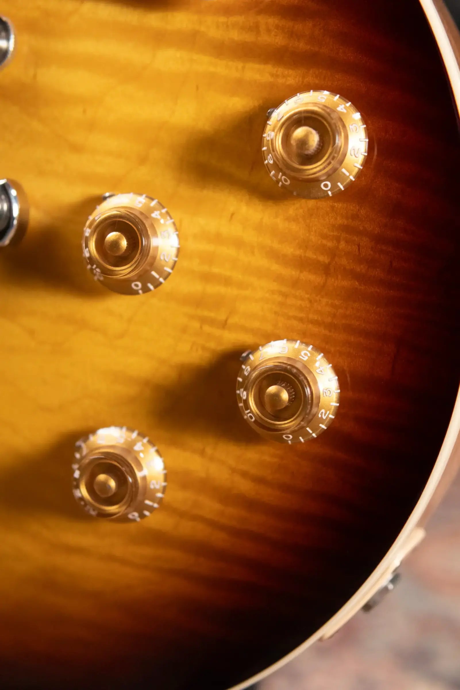 Gibson Les Paul Standard '50s Electric Guitar - Tobacco Burst with Hardshell Case