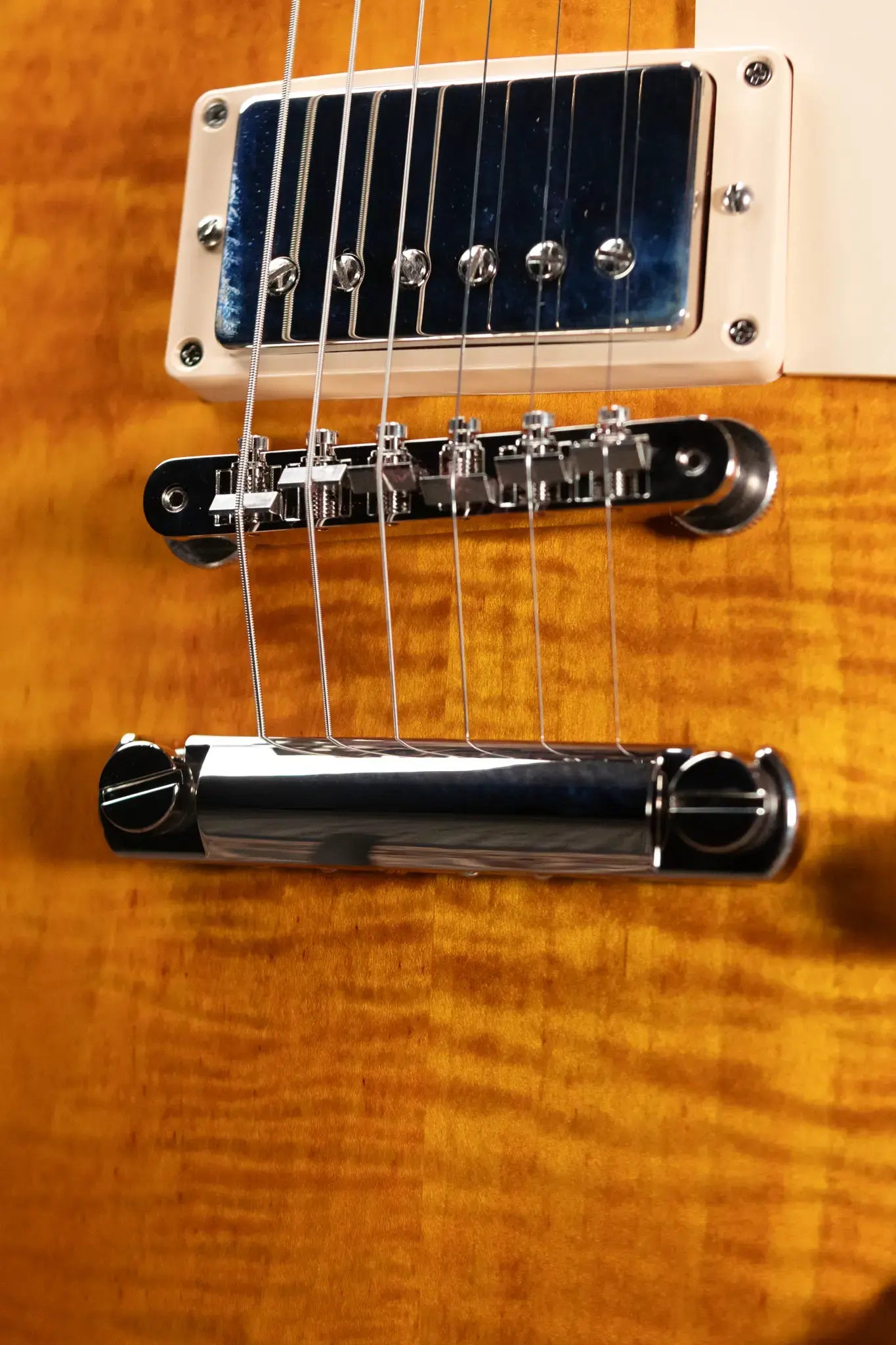 Gibson Les Paul Standard 50s Figured Top Electric Guitar - Honey Amber with Hardshell Case