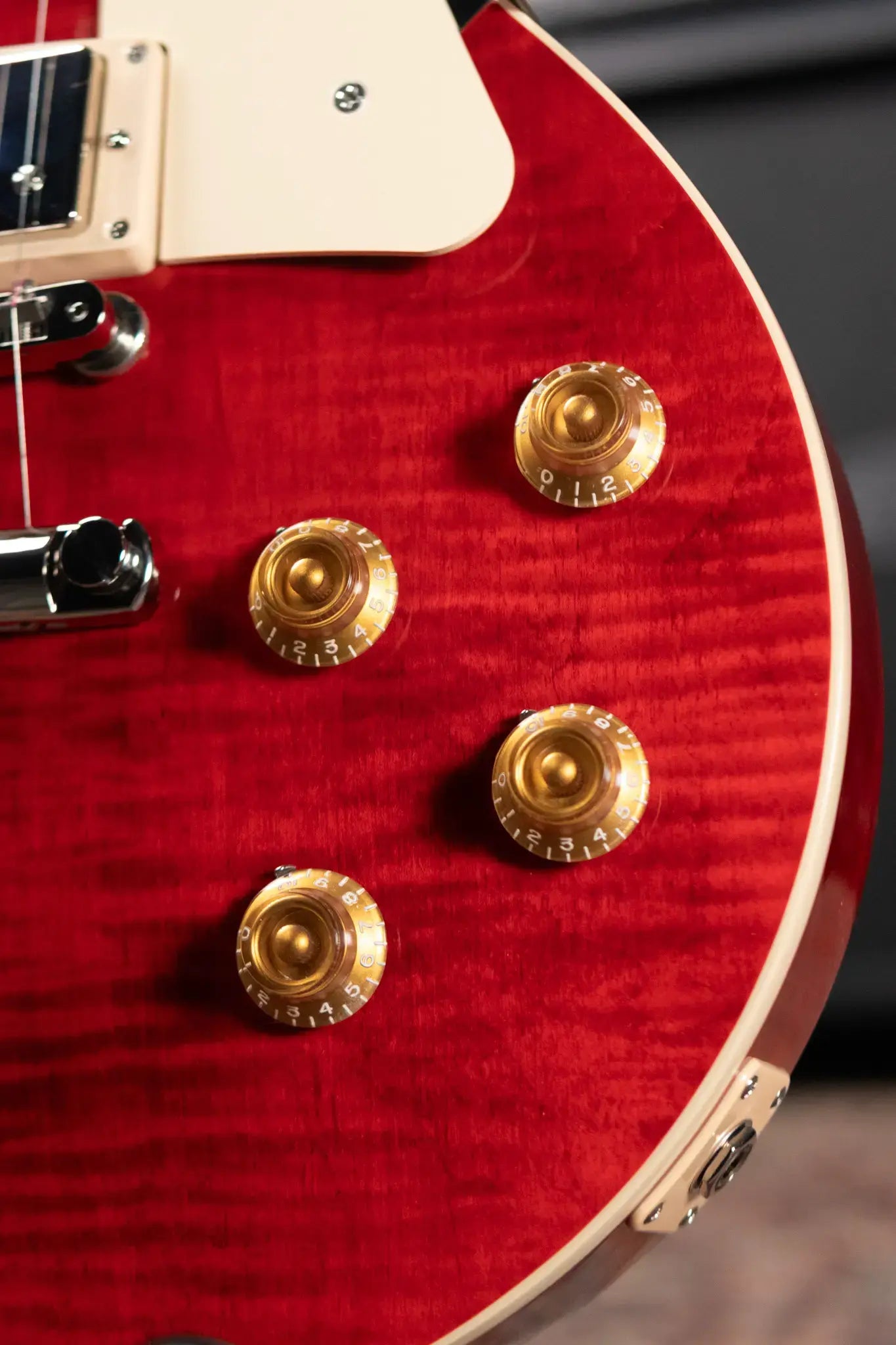 Gibson Les Paul Standard 50s Figured Top Electric Guitar - Sixties Cherry with Hardshell Case