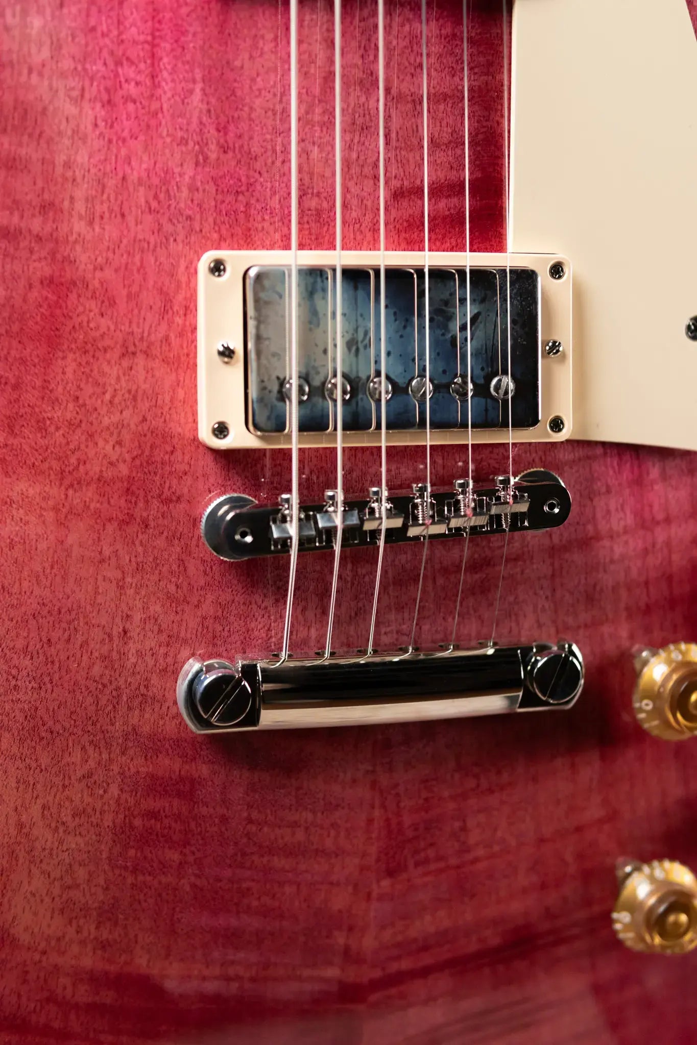 Gibson Les Paul Standard '50s Figured Top Electric Guitar - Translucent Fuchsia with Hardshell Case