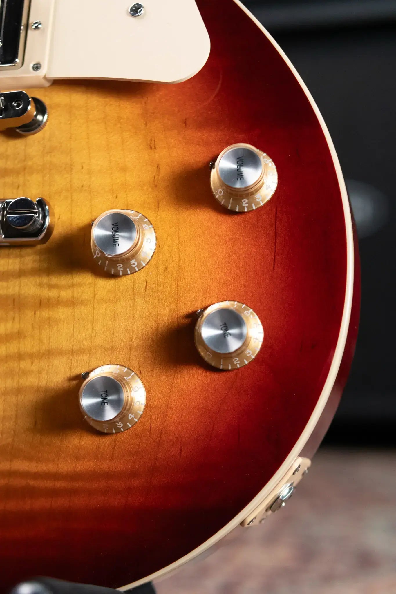 Gibson Les Paul Standard '60s Electric Guitar - Bourbon Burst with Hardshell Case