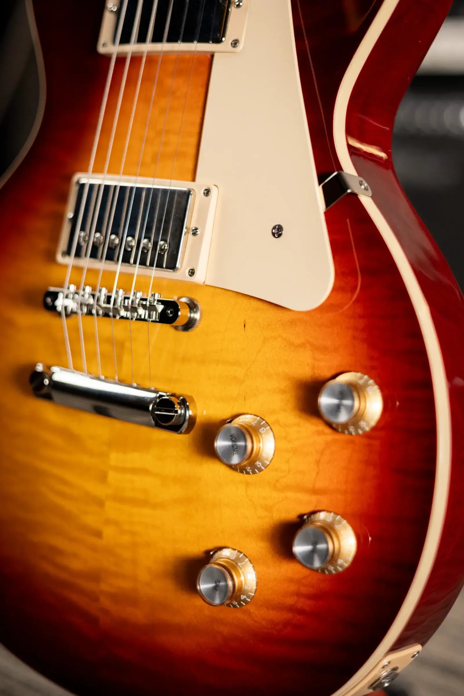 Gibson Les Paul Standard '60s Electric Guitar - Bourbon Burst with Hardshell Case