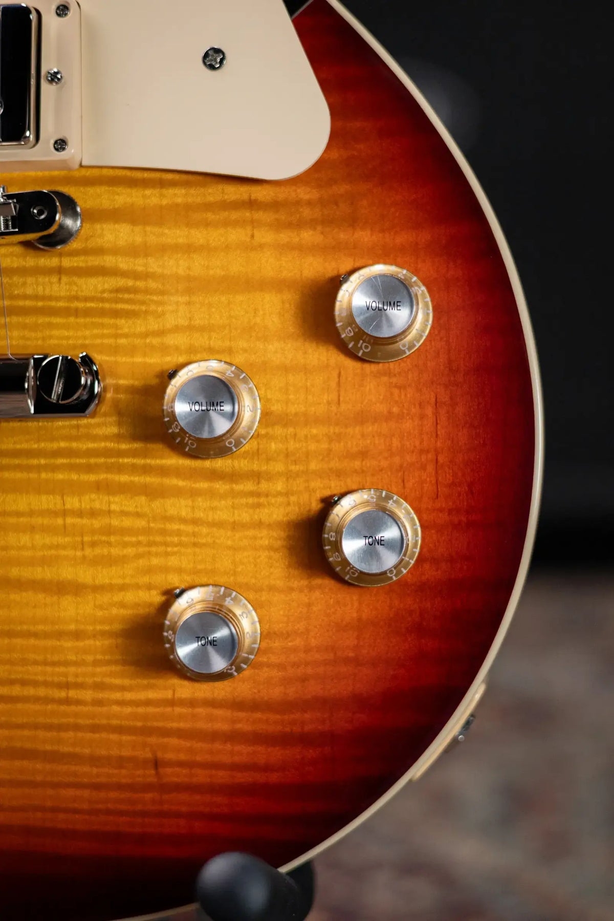 Gibson Les Paul Standard '60s Electric Guitar - Bourbon Burst with Hardshell Case