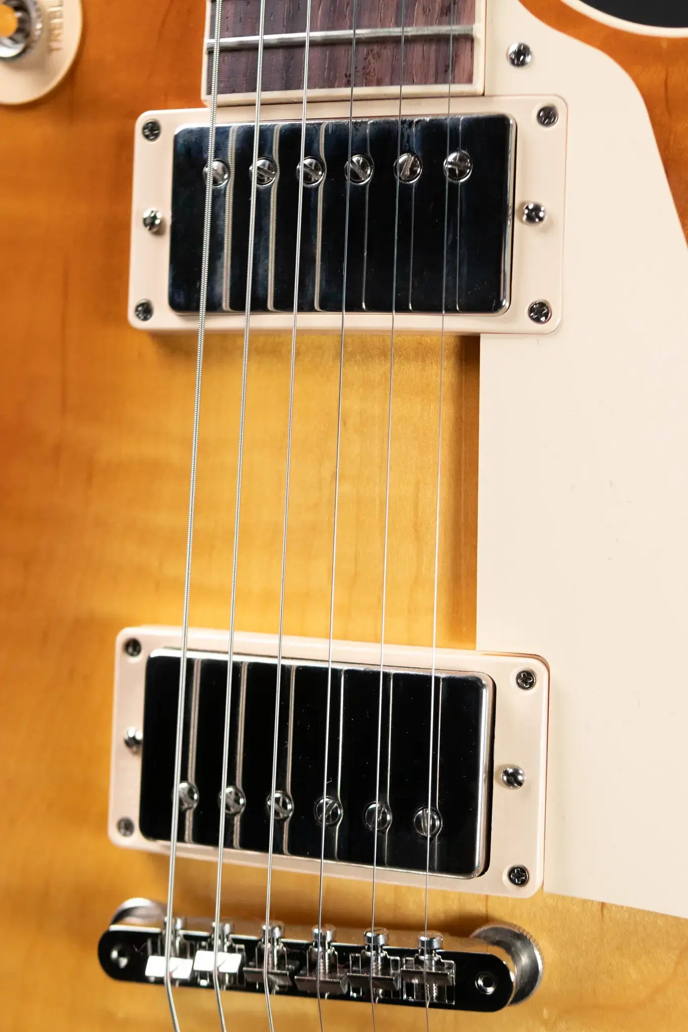 Gibson Les Paul Standard '60s Electric Guitar - Unburst with Hardshell Case
