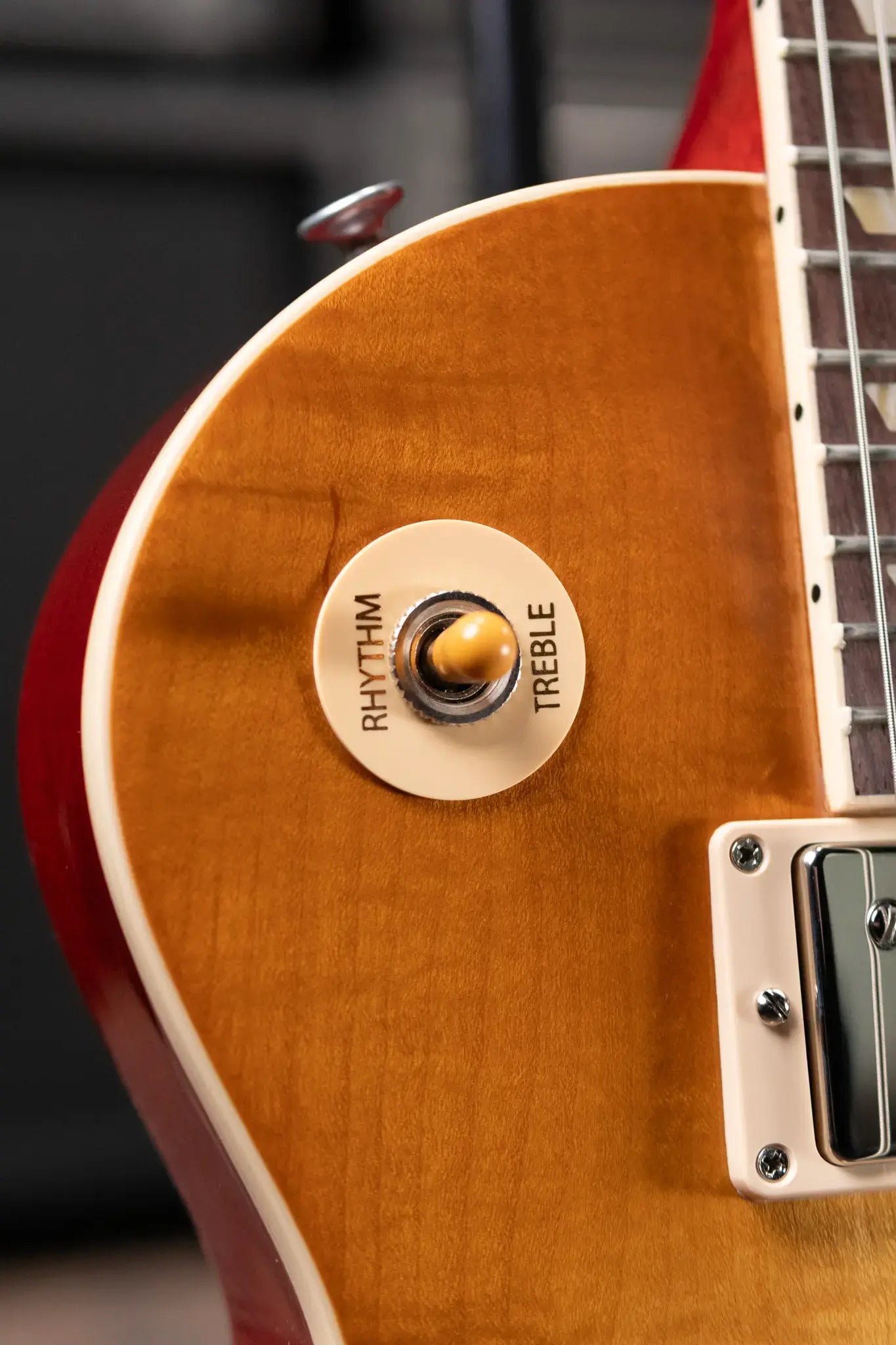 Gibson Les Paul Standard '60s Electric Guitar - Unburst with Hardshell Case
