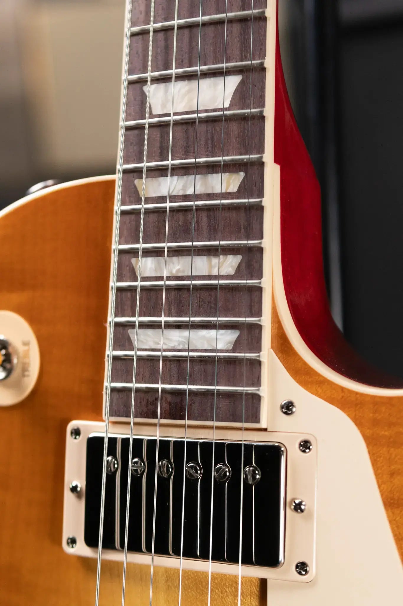 Gibson Les Paul Standard '60s Electric Guitar - Unburst with Hardshell Case
