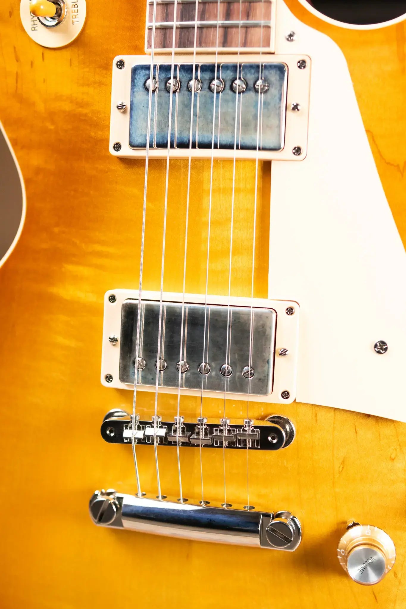 Gibson Les Paul Standard '60s Electric Guitar - Unburst with Hardshell Case