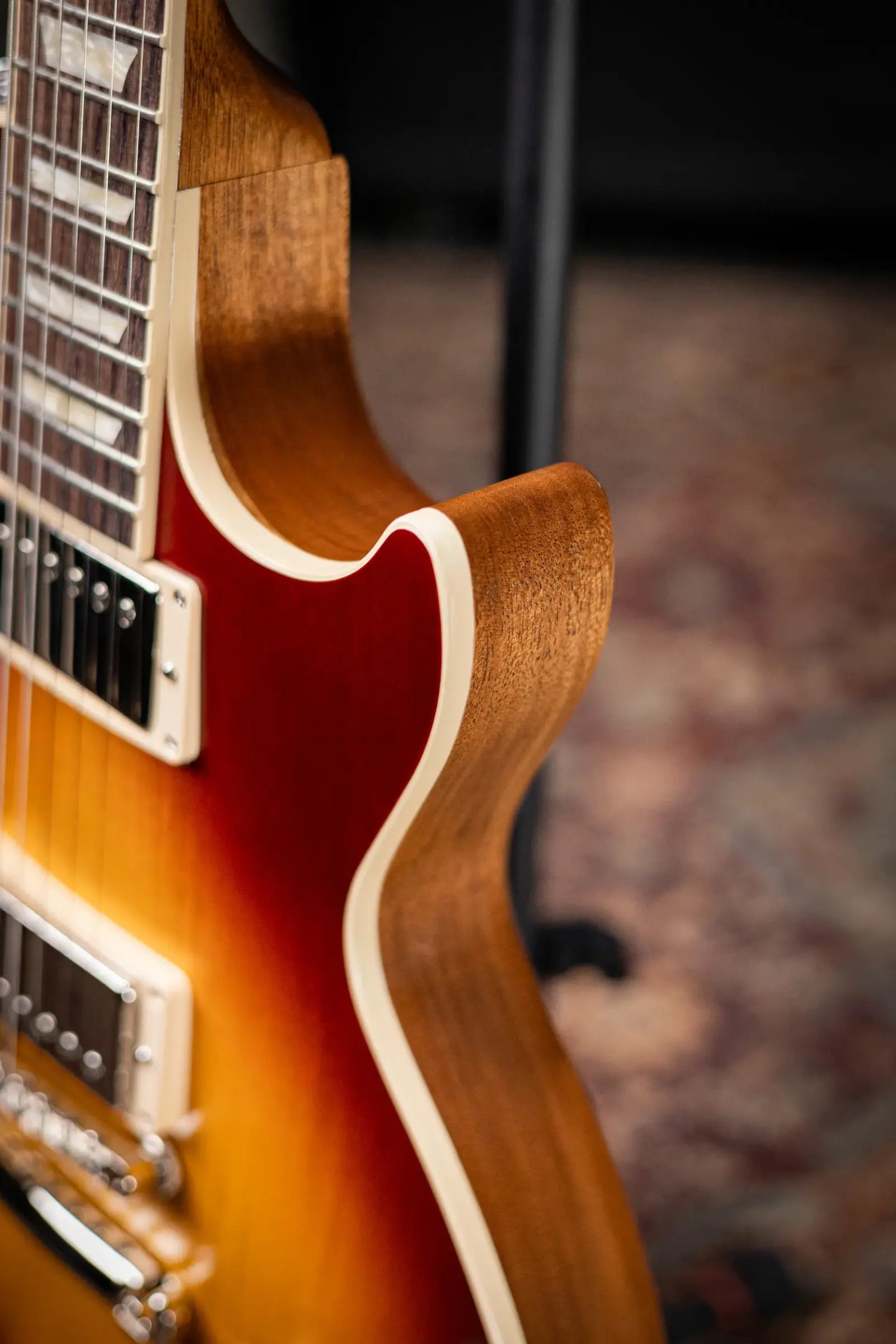 Gibson Les Paul Standard 60s Faded Electric Guitar - Vintage Bourbon Burst with Hardshell Case
