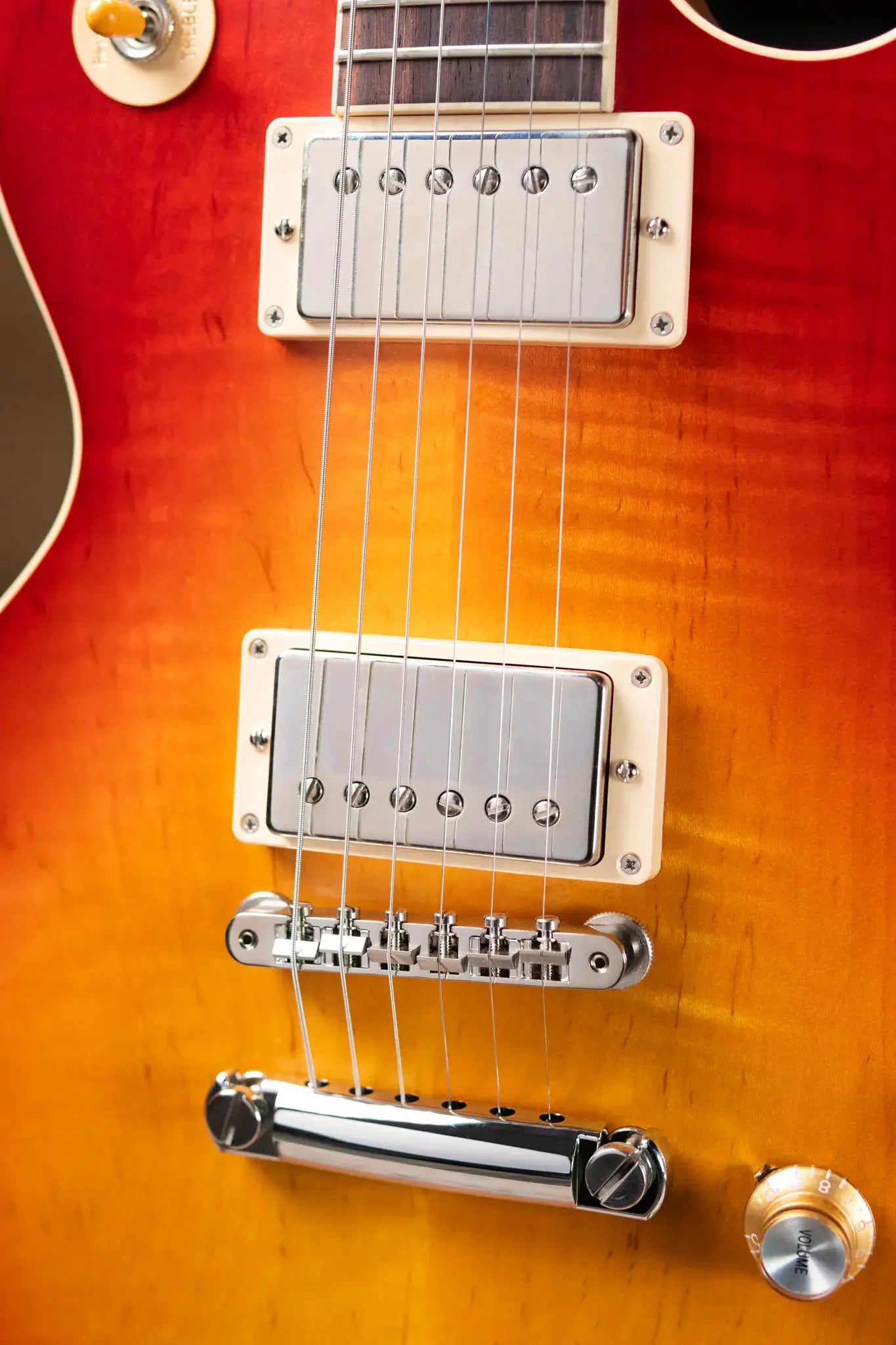Gibson Les Paul Standard 60s Faded Electric Guitar - Vintage Cherry Sunburst with Hardshell Case