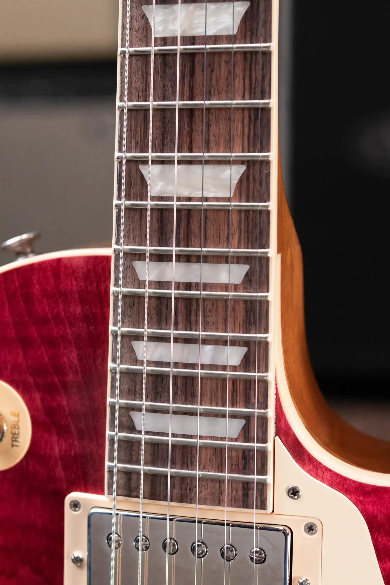 Gibson Les Paul Standard '60s Figured Top Electric Guitar - Translucent Fuchsia with Hardshell Case