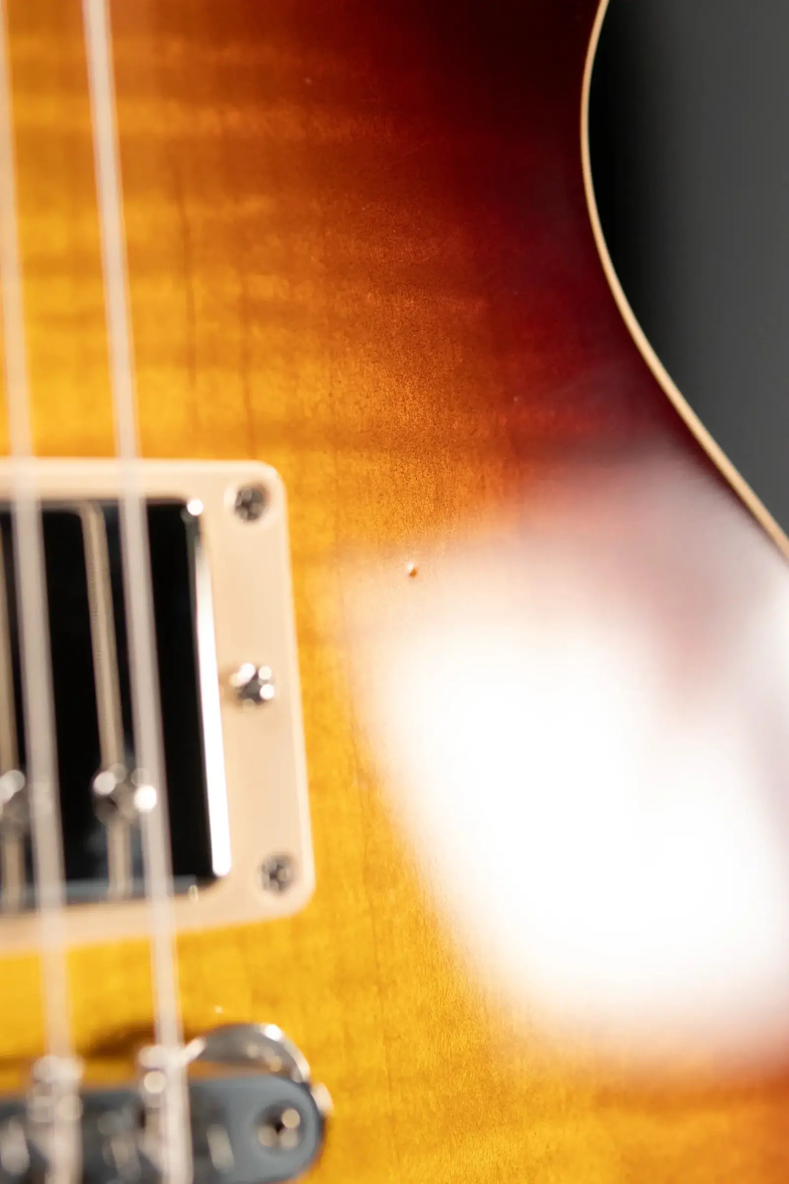 Gibson Les Paul Standard '60s Left-Handed Electric Guitar - Iced Tea Burst with Hardshell Case - Floor Model