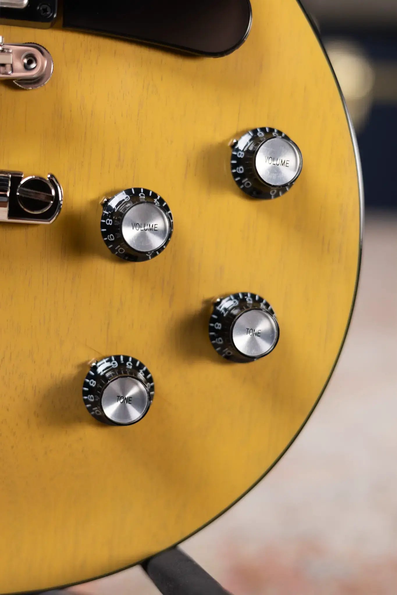 Gibson Les Paul Standard 60s Mahogany Top - TV Yellow with Hardshell Case