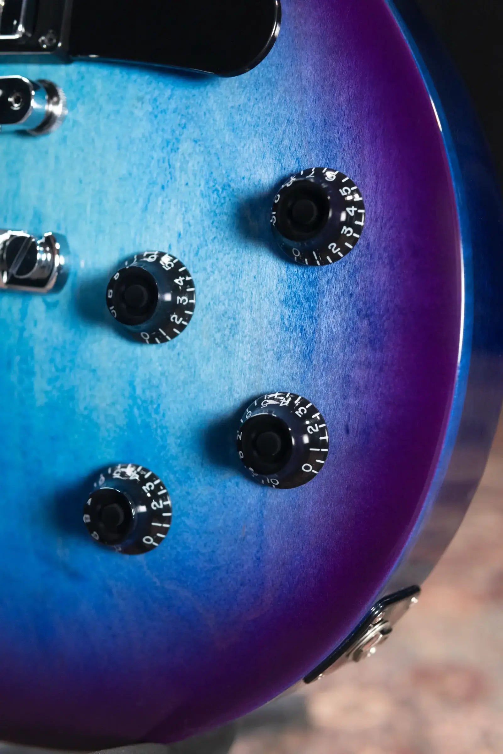 Gibson Les Paul Studio Electric Guitar - Blueberry Burst with Gig Bag