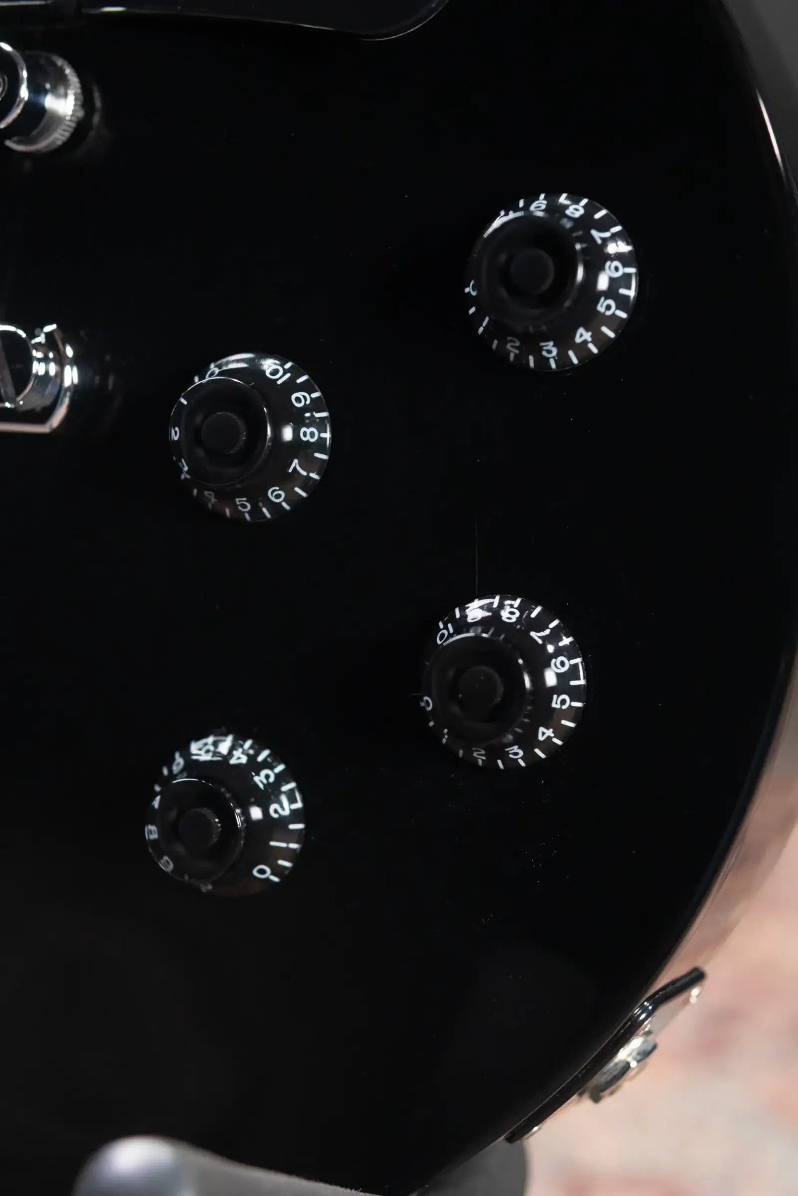 Gibson Les Paul Studio Electric Guitar Ebony with Gig Bag - Floor Model