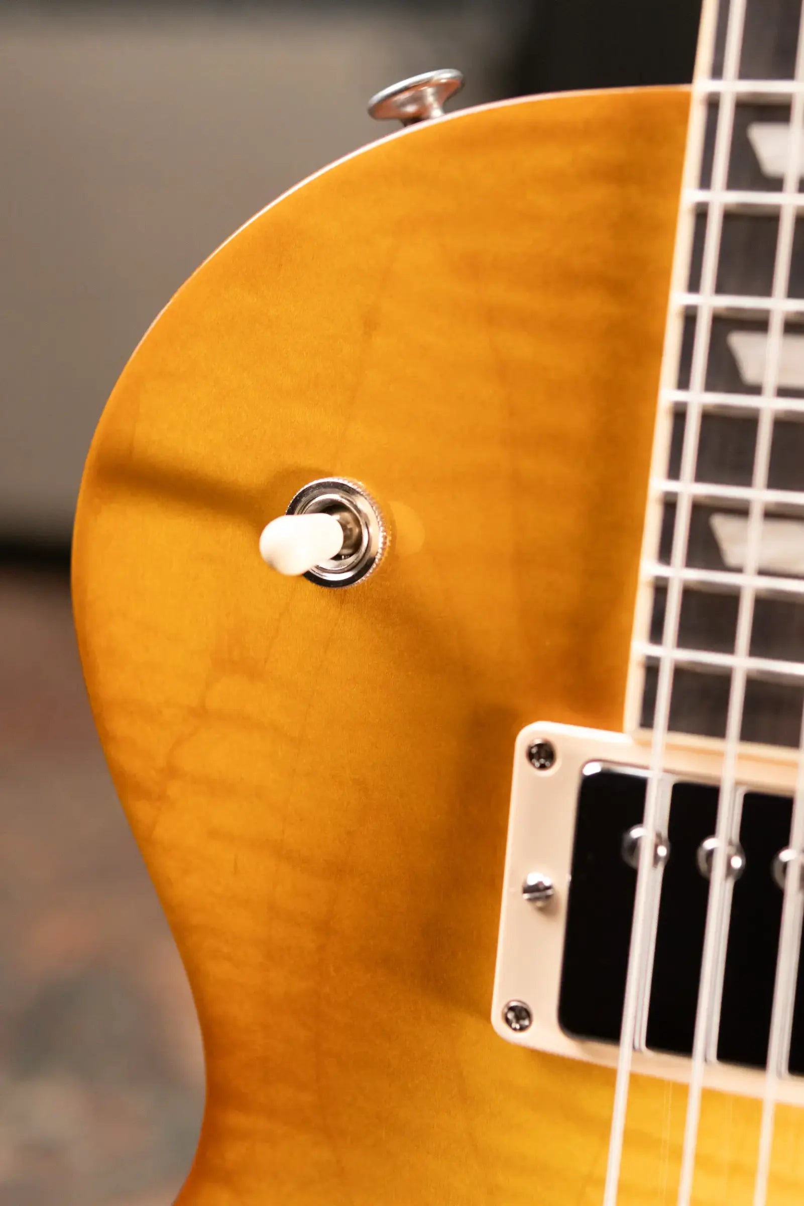 Gibson Les Paul Studio Session Electric Guitar - Honeyburst with Gig Bag