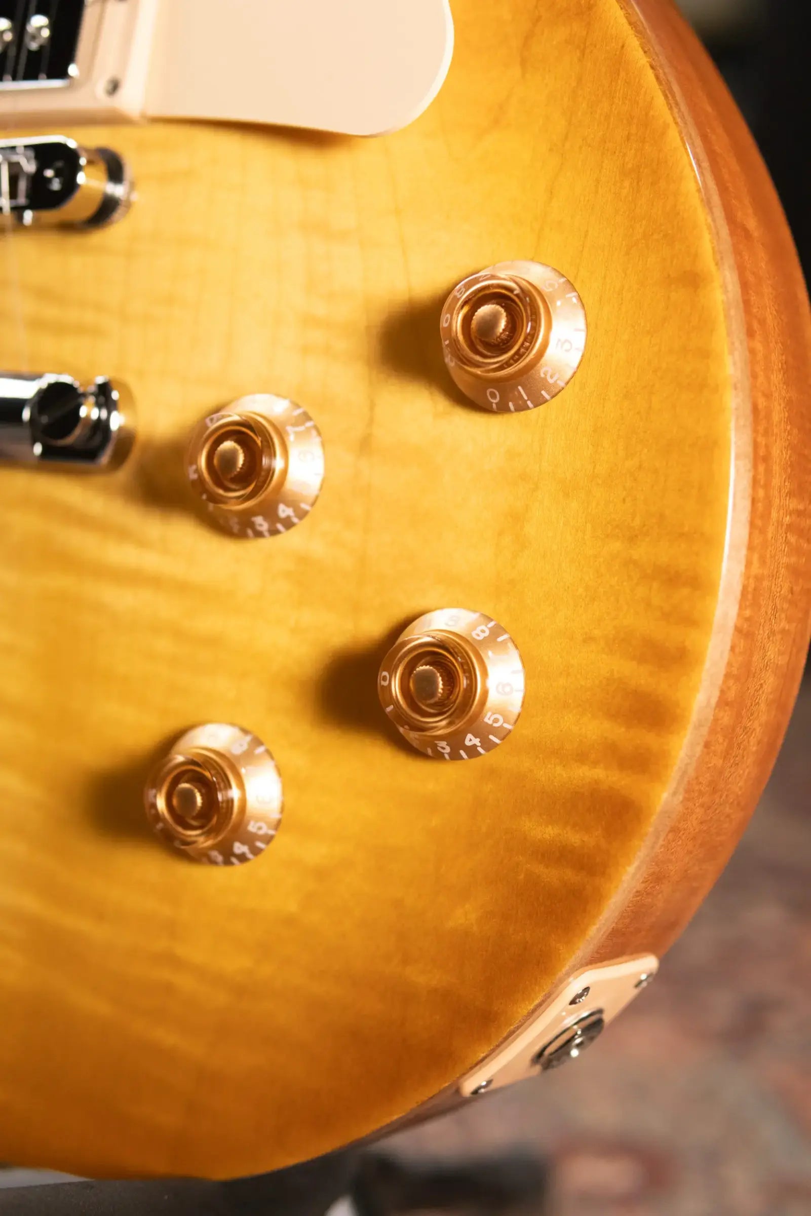 Gibson Les Paul Studio Session Electric Guitar - Honeyburst with Gig Bag