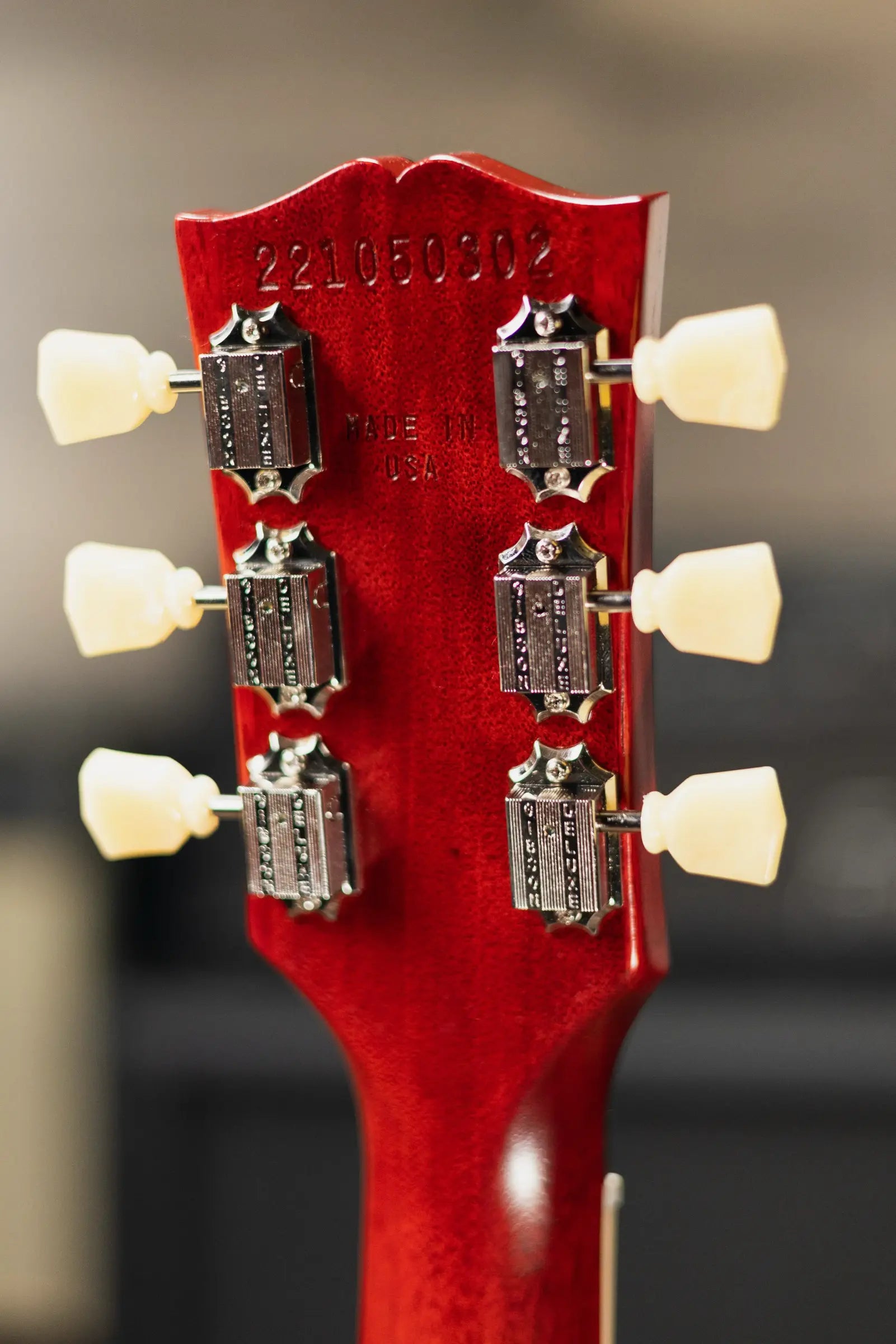 Gibson SG Standard '61 Faded Maestro Vibrola Electric Guitar - Vintage Cherry with Hardshell Case