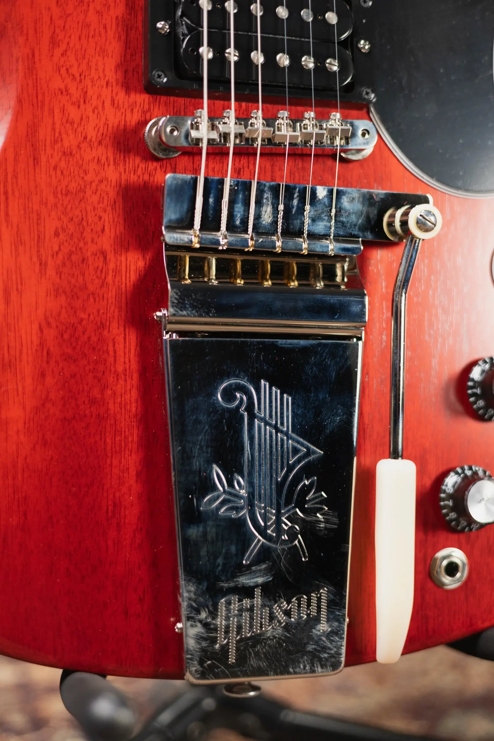 Gibson SG Standard '61 Faded Maestro Vibrola Electric Guitar - Vintage Cherry with Hardshell Case