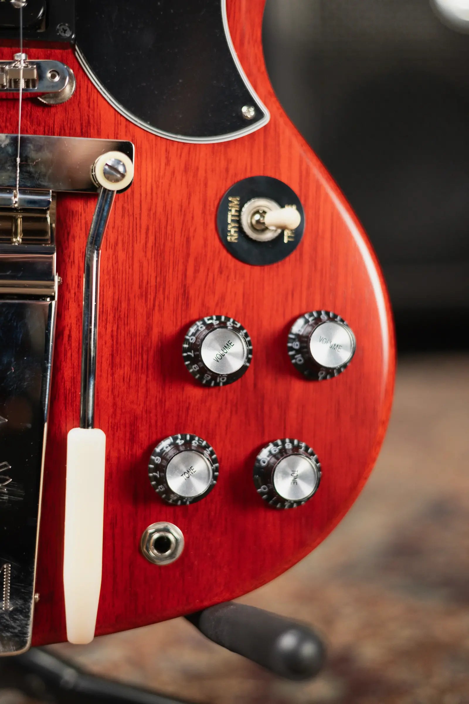 Gibson SG Standard '61 Faded Maestro Vibrola Electric Guitar - Vintage Cherry with Hardshell Case