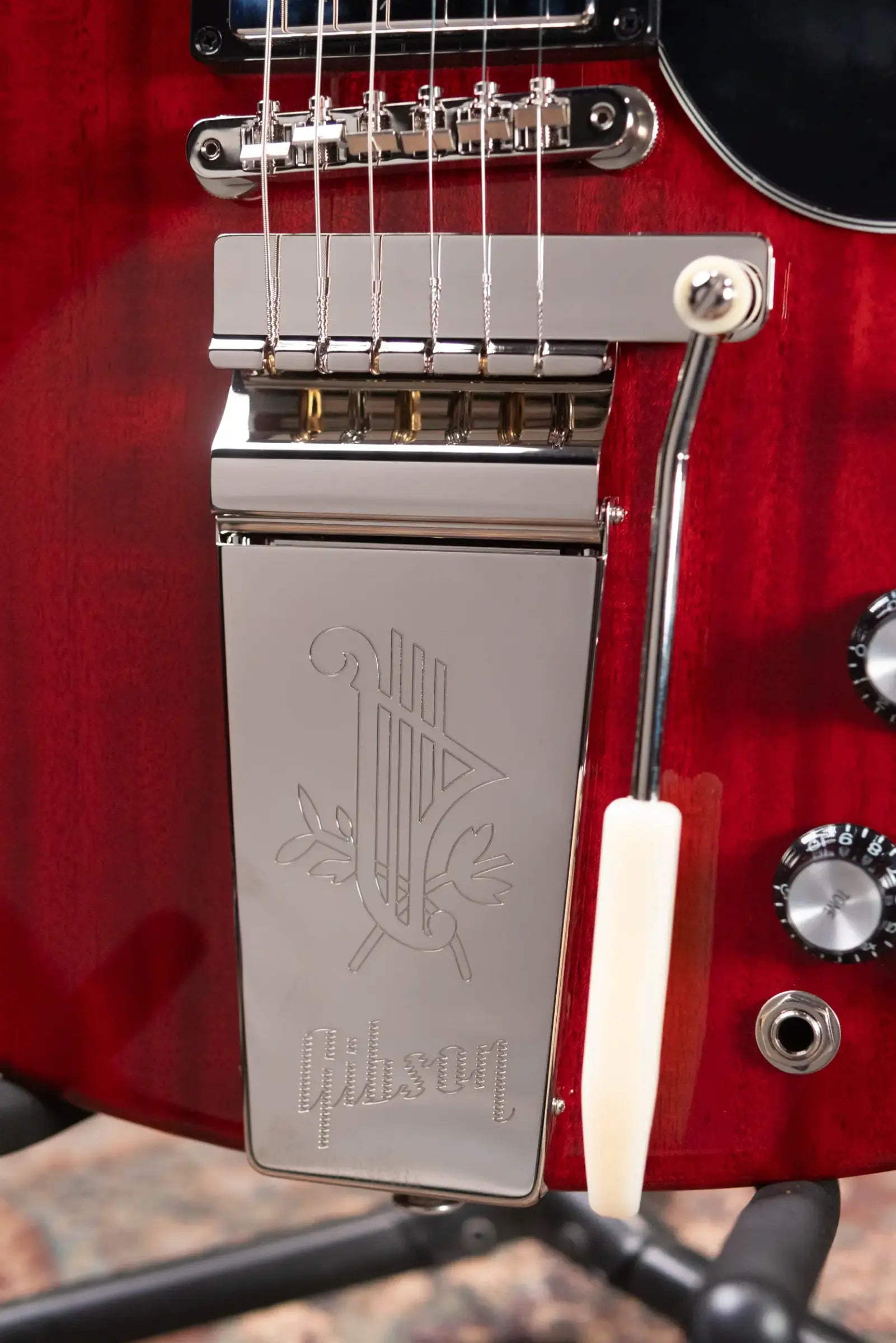 Gibson SG Standard '61 Maestro Vibrola Electric Guitar - Vintage Cherry with Hardshell Case