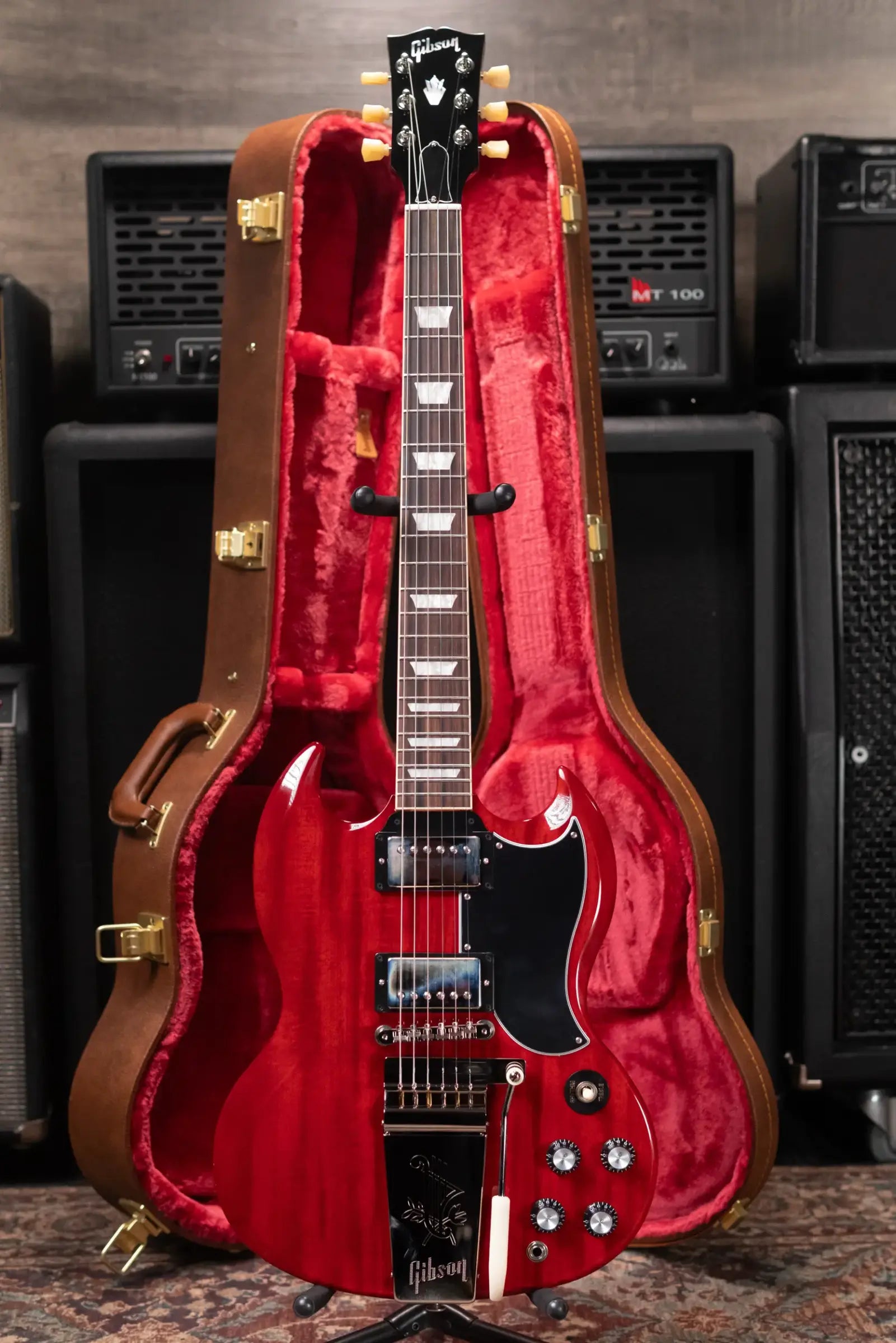 Gibson SG Standard '61 Maestro Vibrola Electric Guitar - Vintage Cherry with Hardshell Case