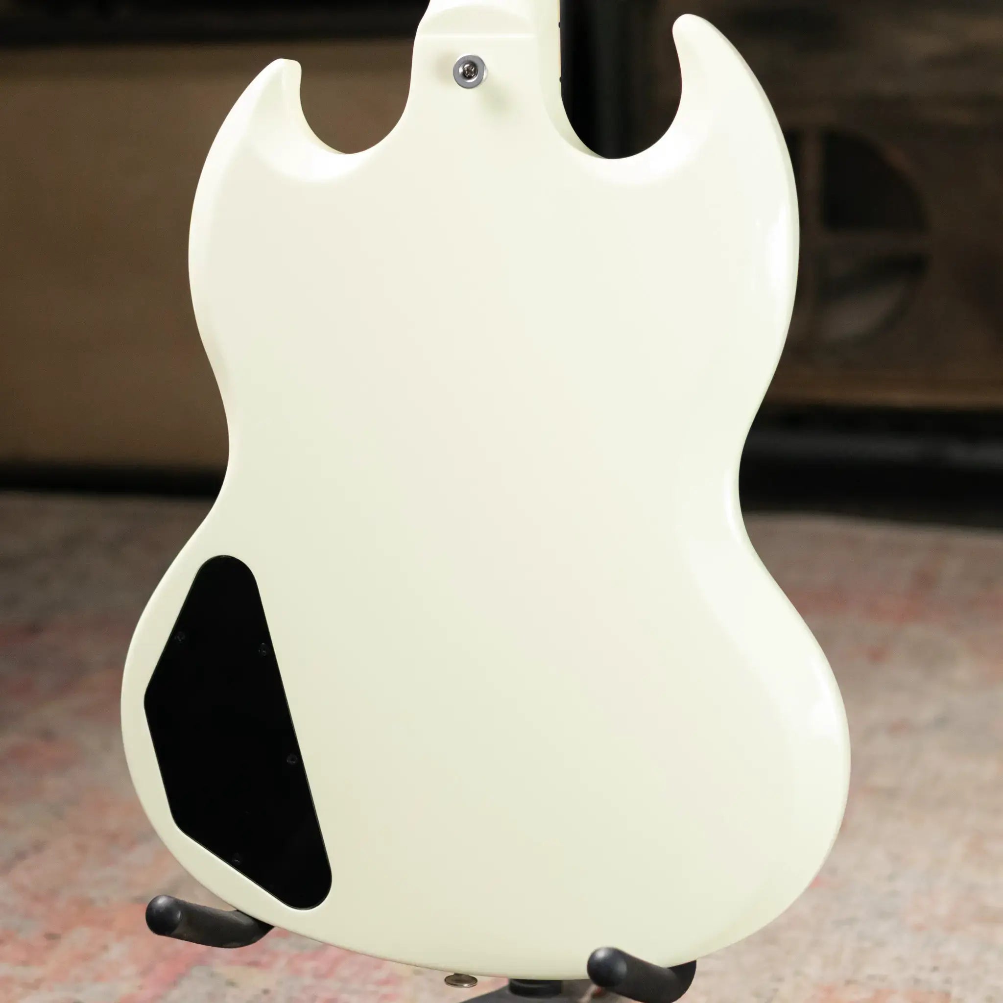 (Blemish, Reshoot as floor model?) Gibson SG Standard Electric Guitar - Classic White with Gig Bag