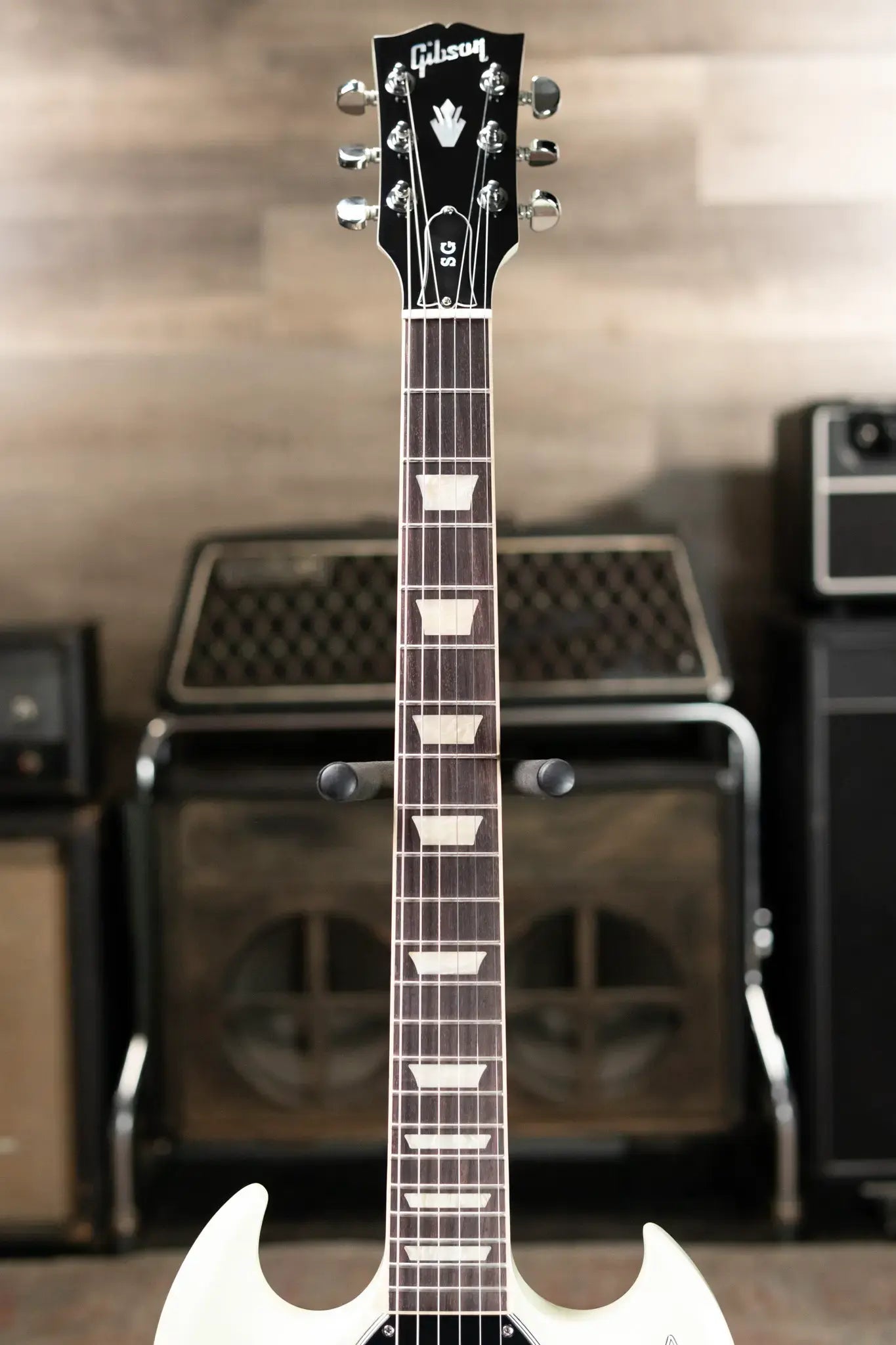 (Blemish, Reshoot as floor model?) Gibson SG Standard Electric Guitar - Classic White with Gig Bag