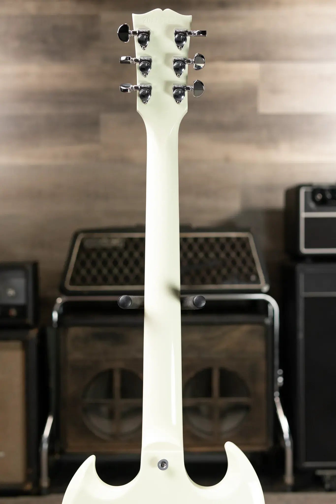 (Blemish, Reshoot as floor model?) Gibson SG Standard Electric Guitar - Classic White with Gig Bag
