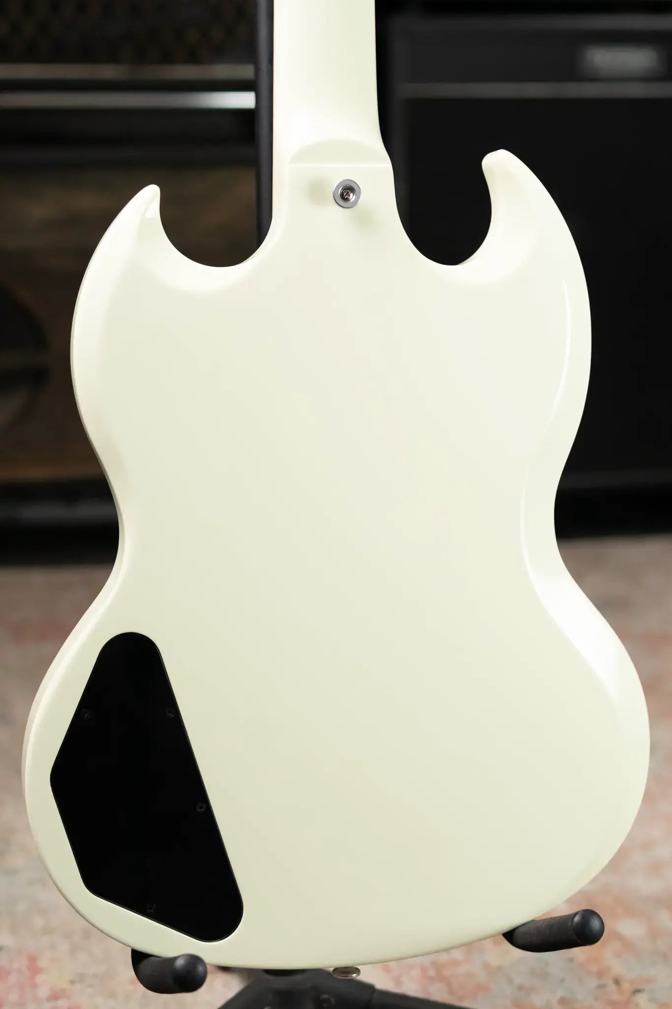 (Blemish, Reshoot as floor model?) Gibson SG Standard Electric Guitar - Classic White with Gig Bag
