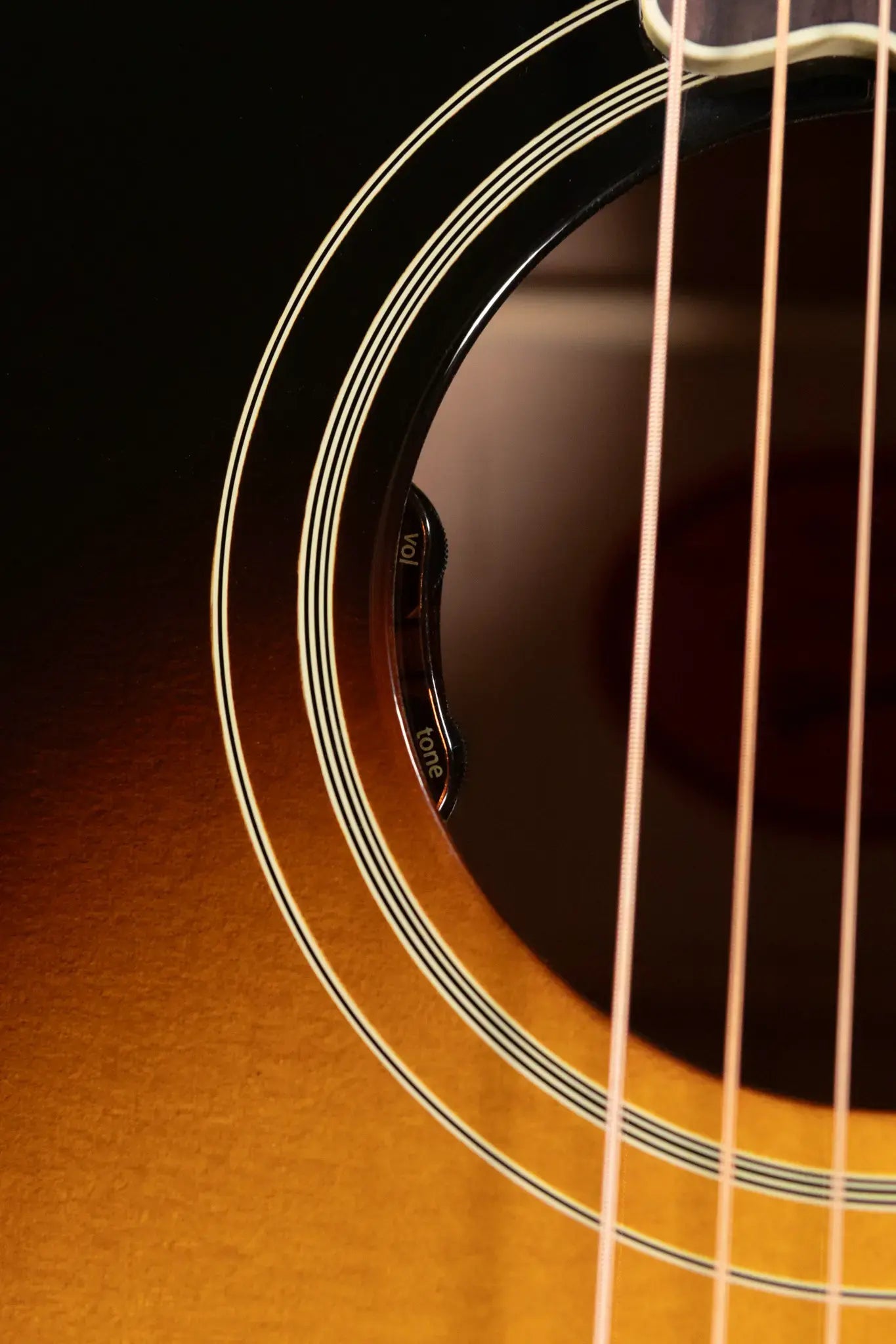 Gibson SJ-200 60s Original Acoustic/Electric Guitar - Vintage Sunburst with Hardshell Case