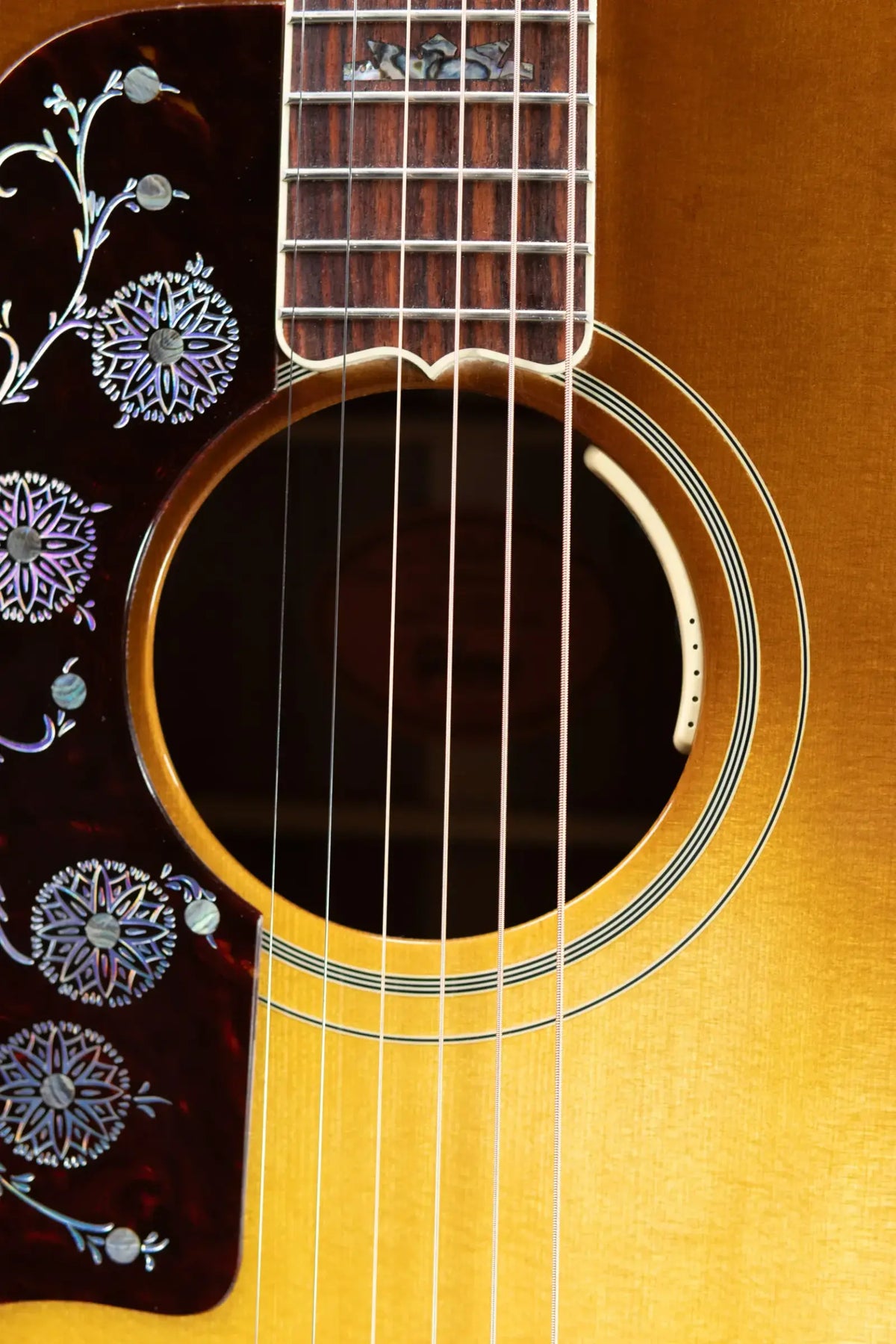 Gibson SJ-200 Elegant Koa Left-Handed Jumbo Acoustic/Electric Guitar - Honey Burst with Hardshell Case
