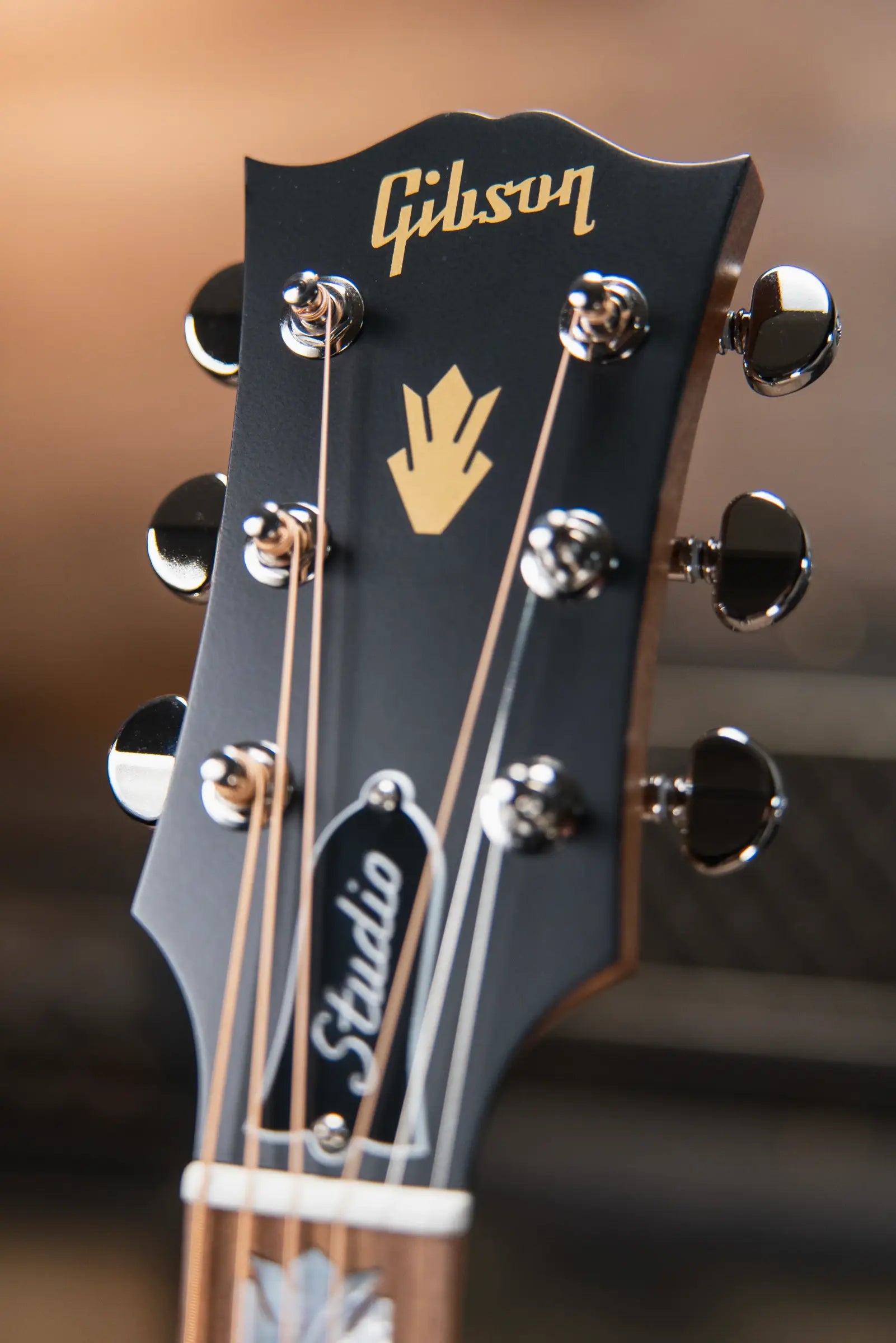 Gibson SJ-200 Studio Walnut Jumbo Acoustic/Electric Guitar - Natural with Hardshell Case