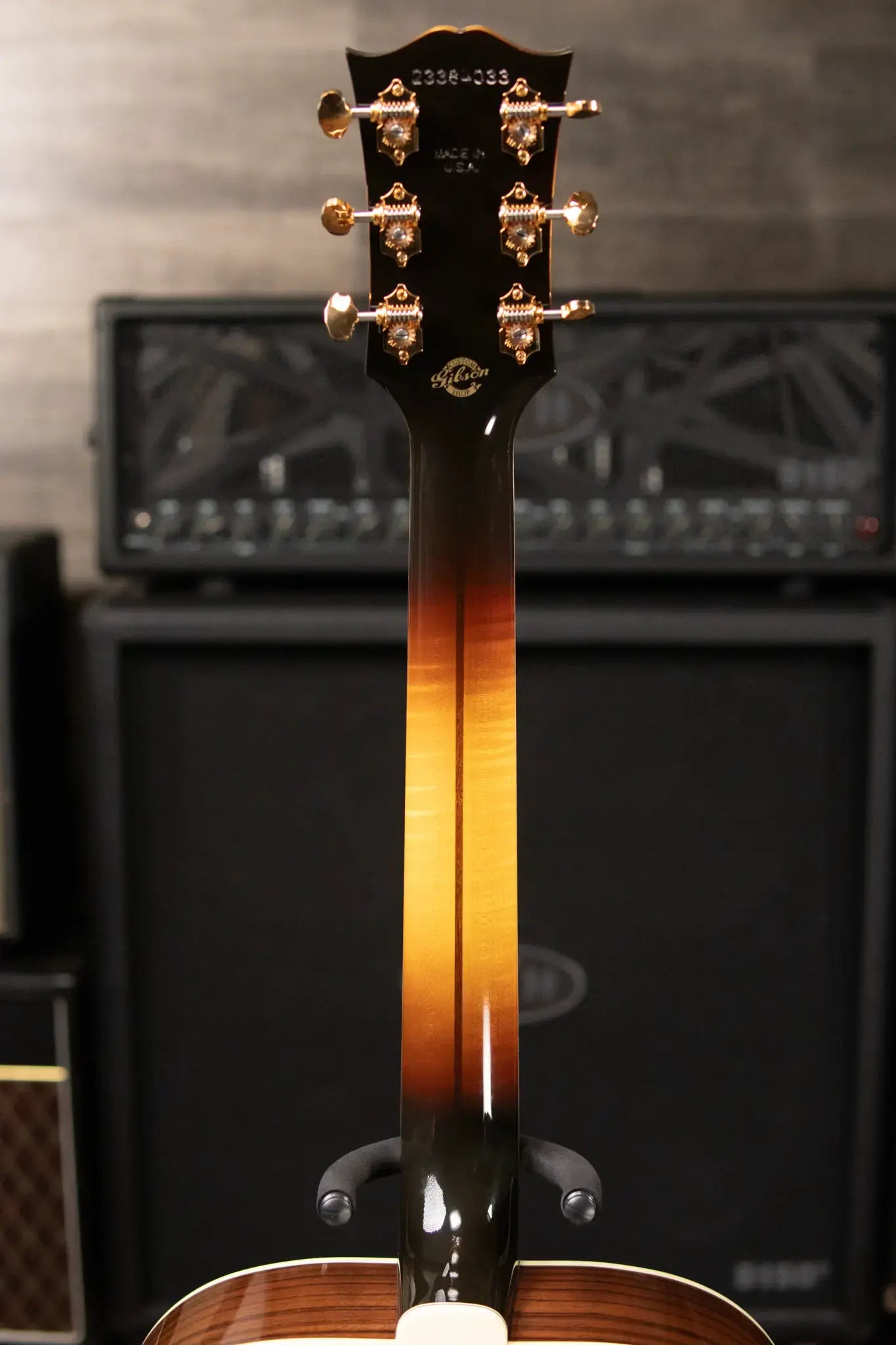 Gibson SJ-200 Western Classic Jumbo Acoustic Guitar - Vintage Sunburst with Hardshell Case