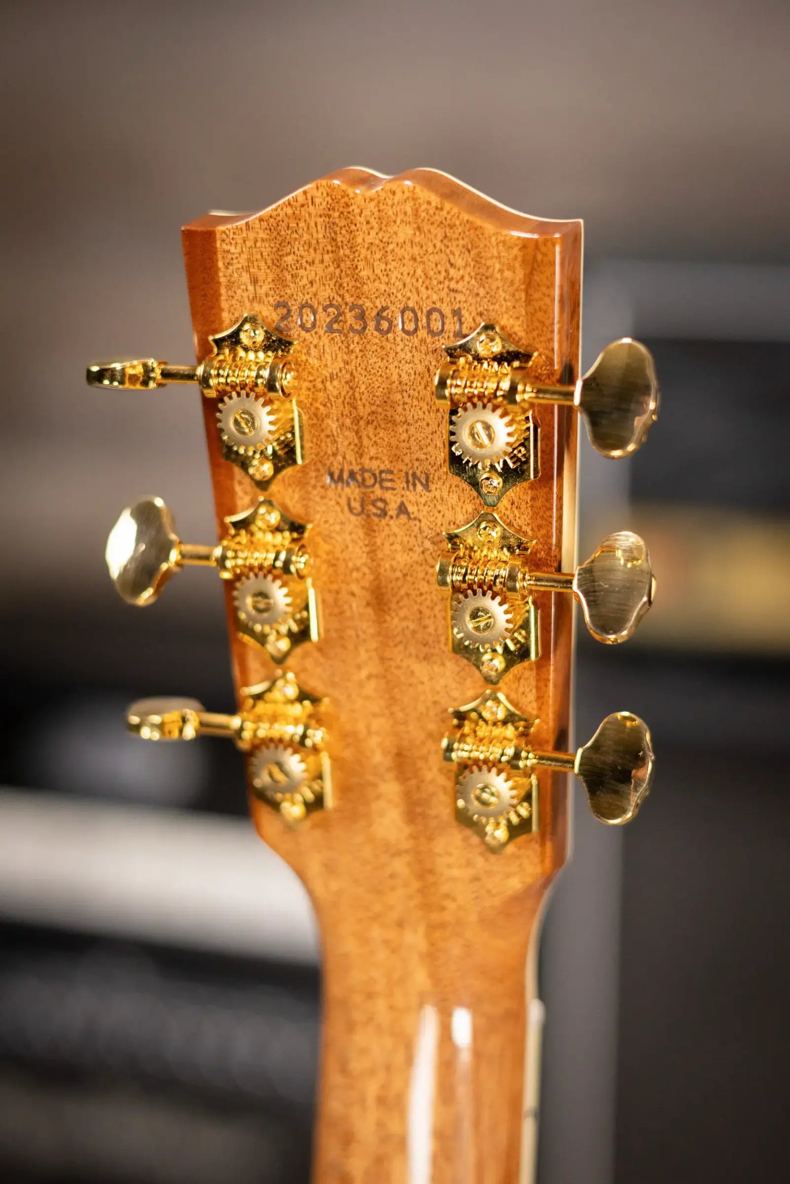 Gibson Songwriter Recording Artist EC Acoustic / Electric Guitar - Antique Natural with Hardshell Case