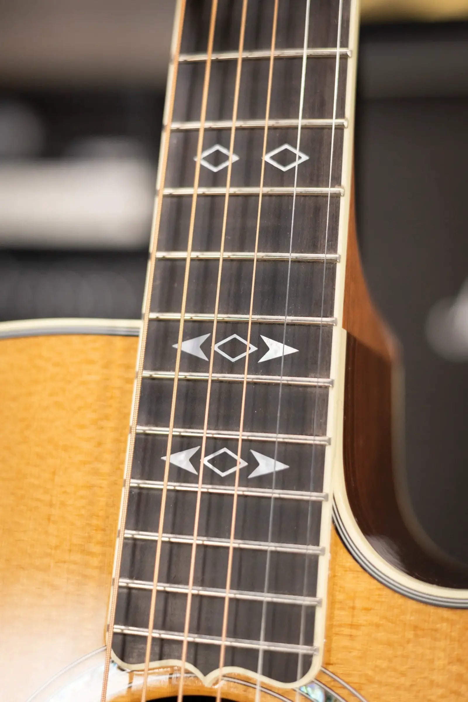 Gibson Songwriter Recording Artist EC Acoustic / Electric Guitar - Antique Natural with Hardshell Case