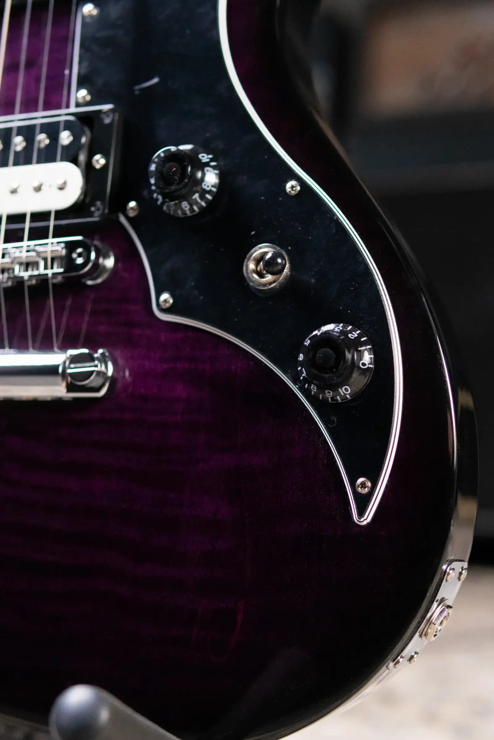 Gibson Victory Figured Top Electric Guitar - Dark Purple Burst with Hardshell Case