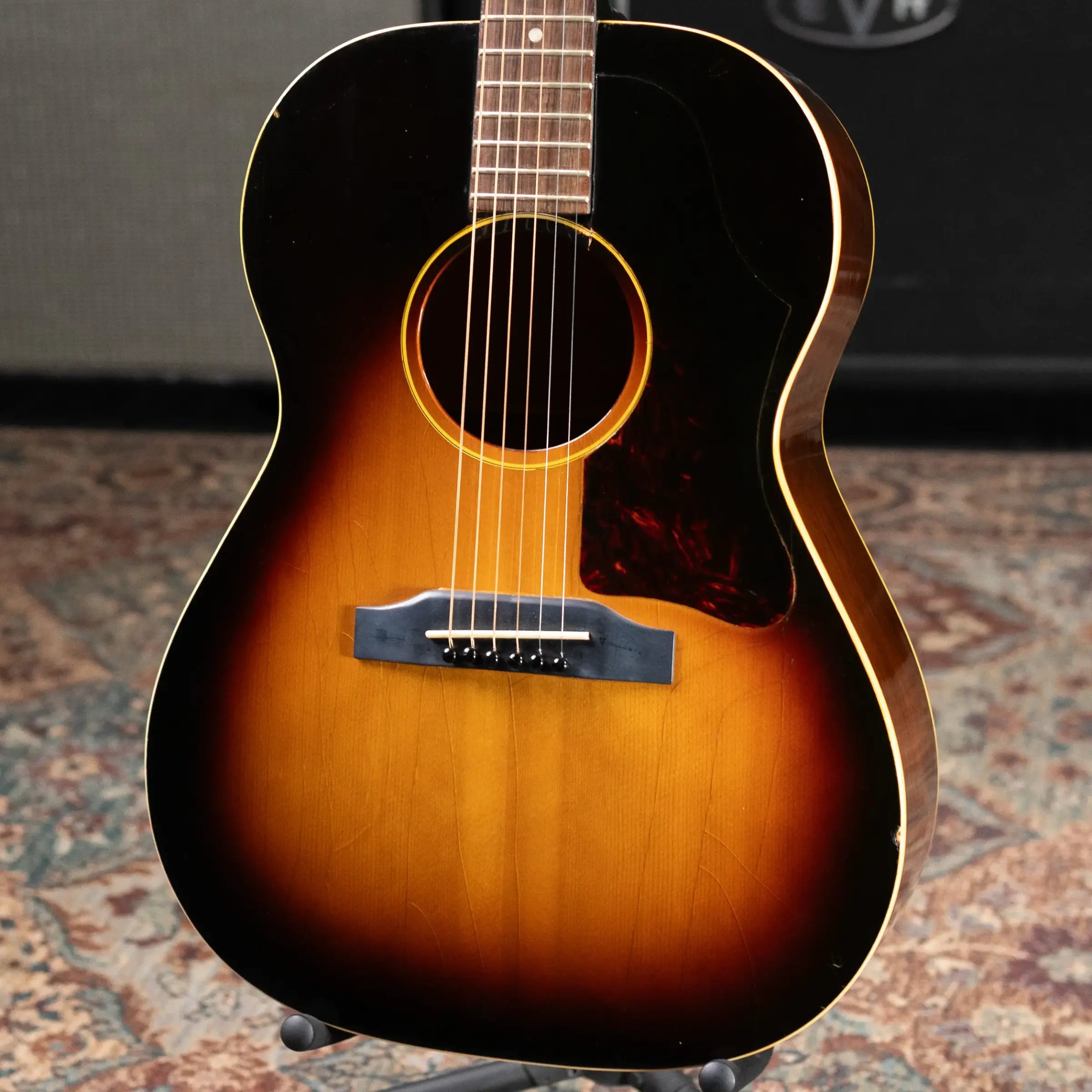 Gibson Vintage 1966-1967 LG-1 Acoustic Guitar - Sunburst with Original Alligator Chipboard Case - Used