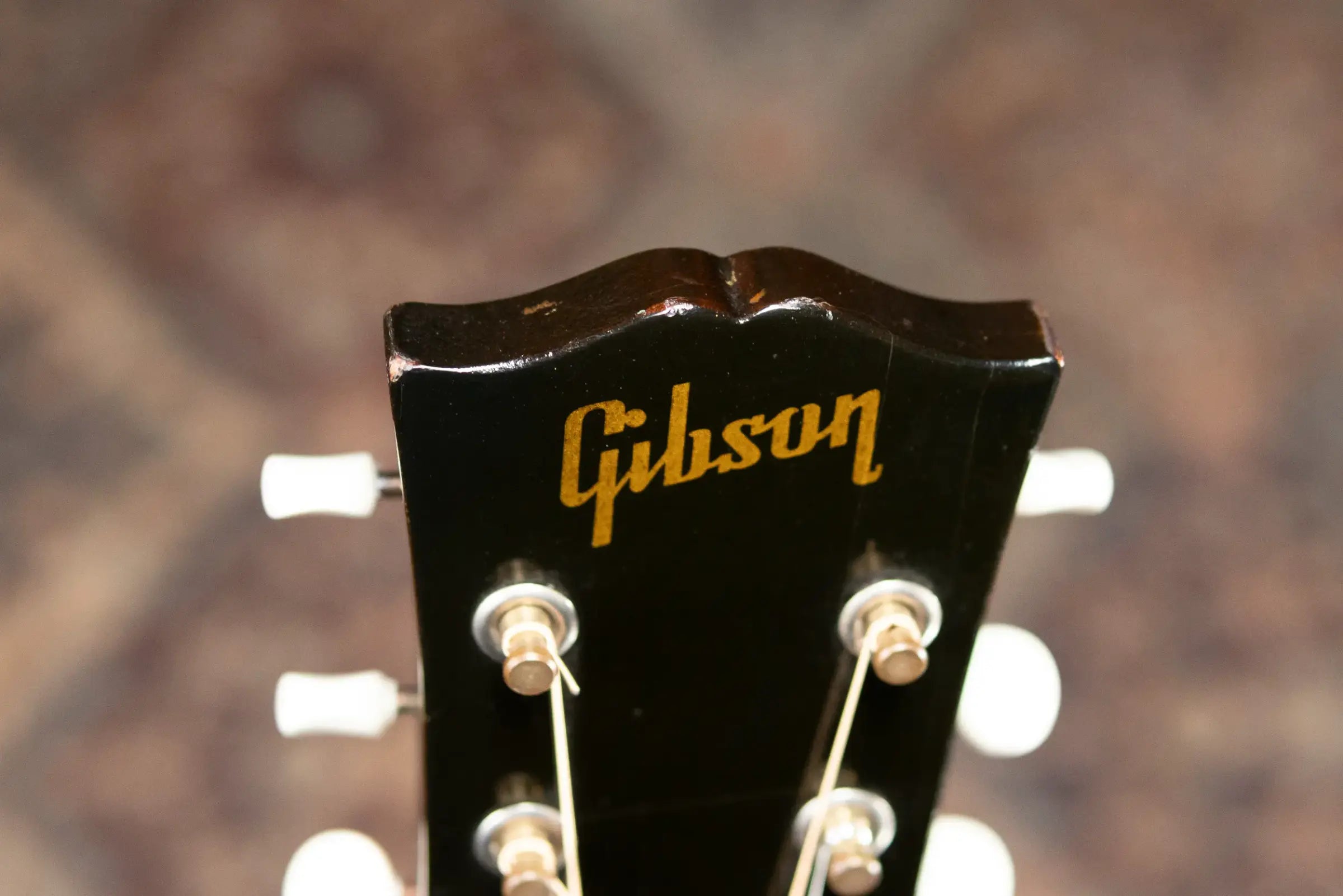 Gibson Vintage 1966-1967 LG-1 Acoustic Guitar - Sunburst with Original Alligator Chipboard Case - Used