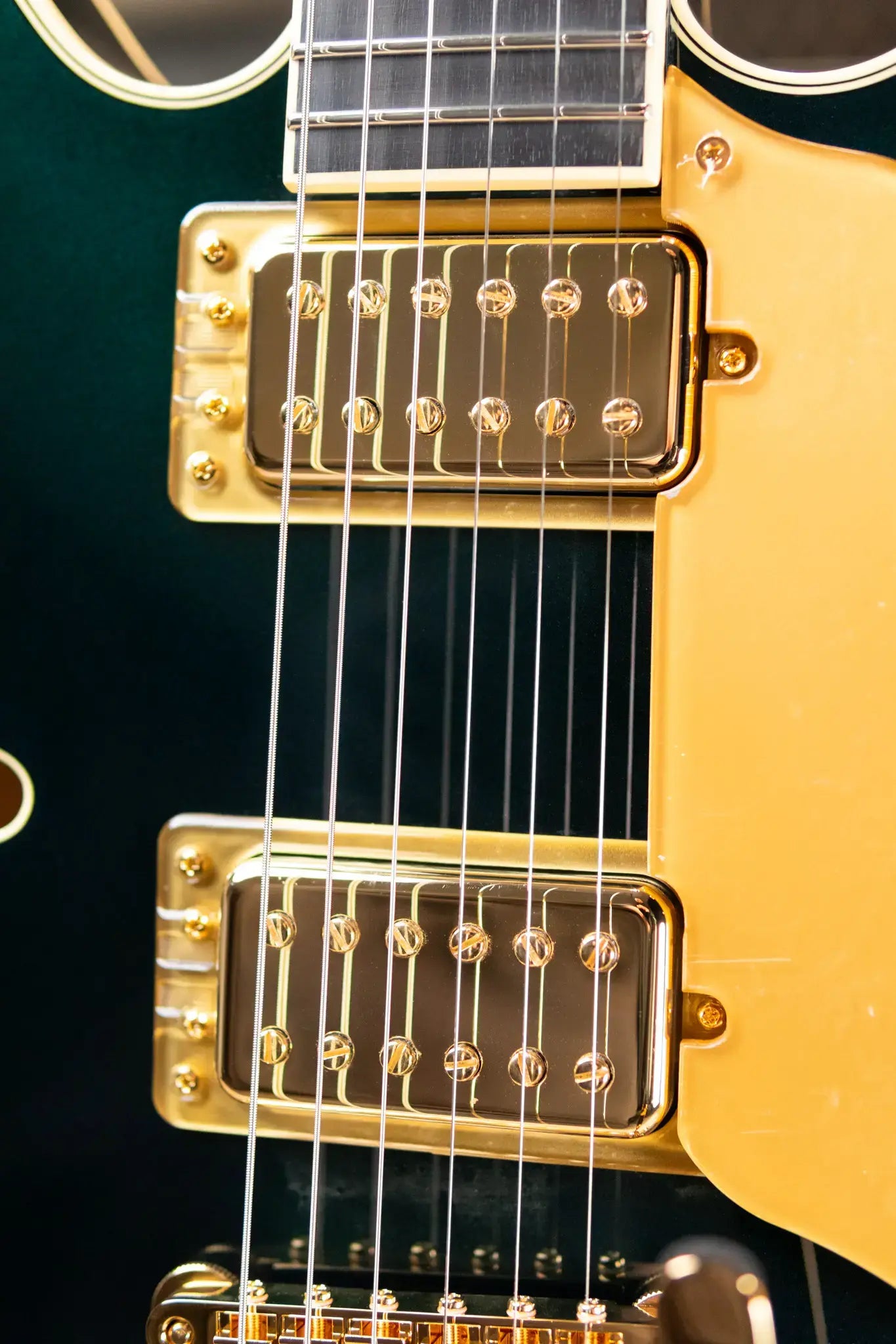 Gretsch Broadkaster LX Center Block with String-Thru Bigsby and Gold Hardware - Cadillac Green with Hardshell Case