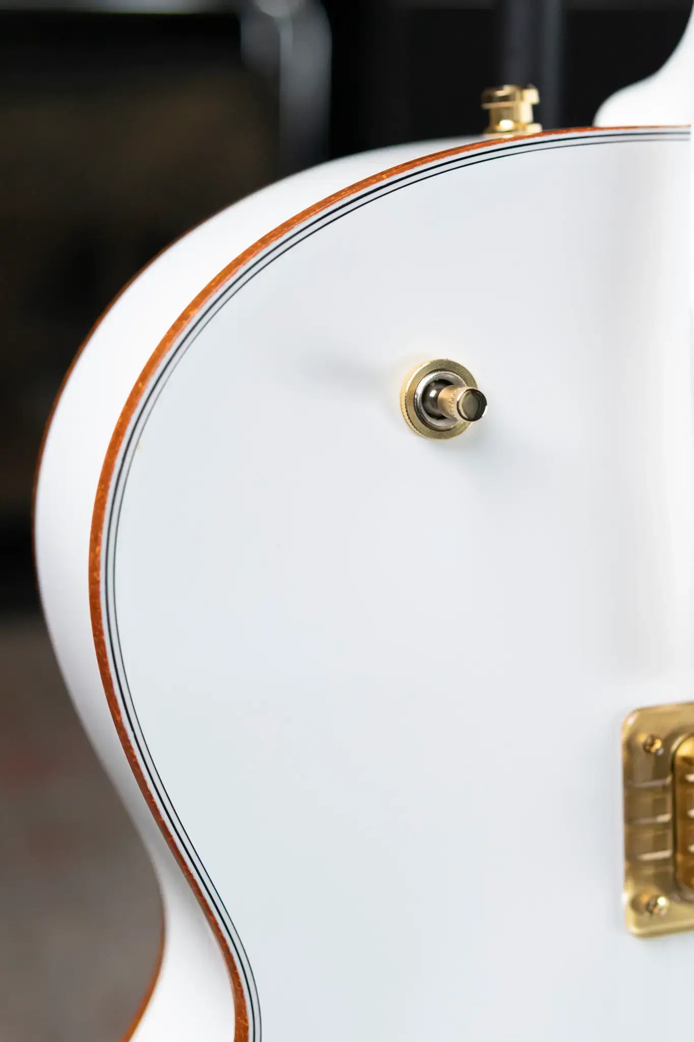 Gretsch Falcon Hollow Body with String-Thru Bigsby and Gold Hardware, Ebony Fingerboard - White with Hardshell Case