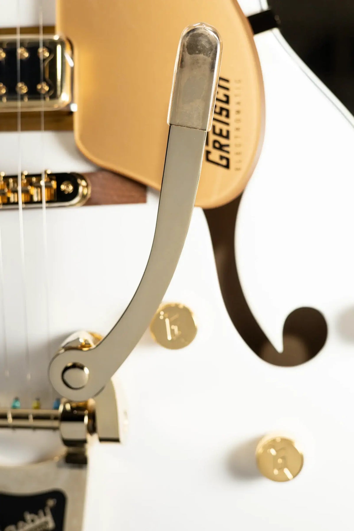 Gretsch G5422TG Electromatic Classic Hollow Body with Bigsby Electric Guitar - Snowcrest White - Demo