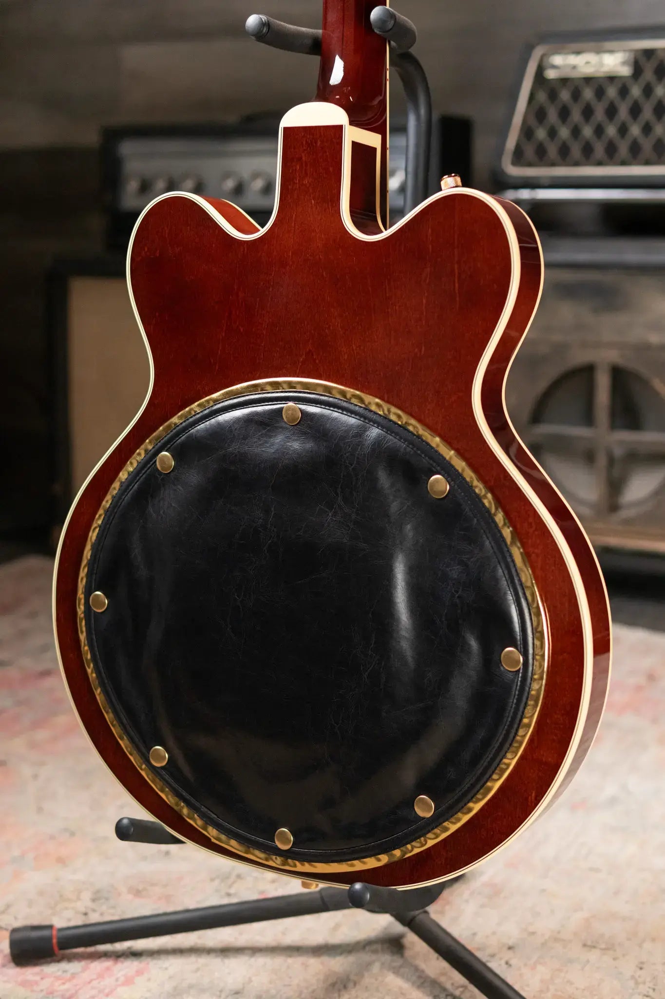 Gretsch G6122T-62 Vintage Select Edition '62 Chet Atkins Country Gentleman Hollow Body with Bigsby, TV Jones - Walnut Stain with Deluxe Hardshell Case